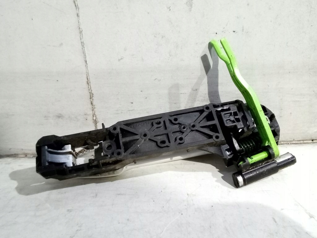 Toyota Verso S handle exterior left rear part 040