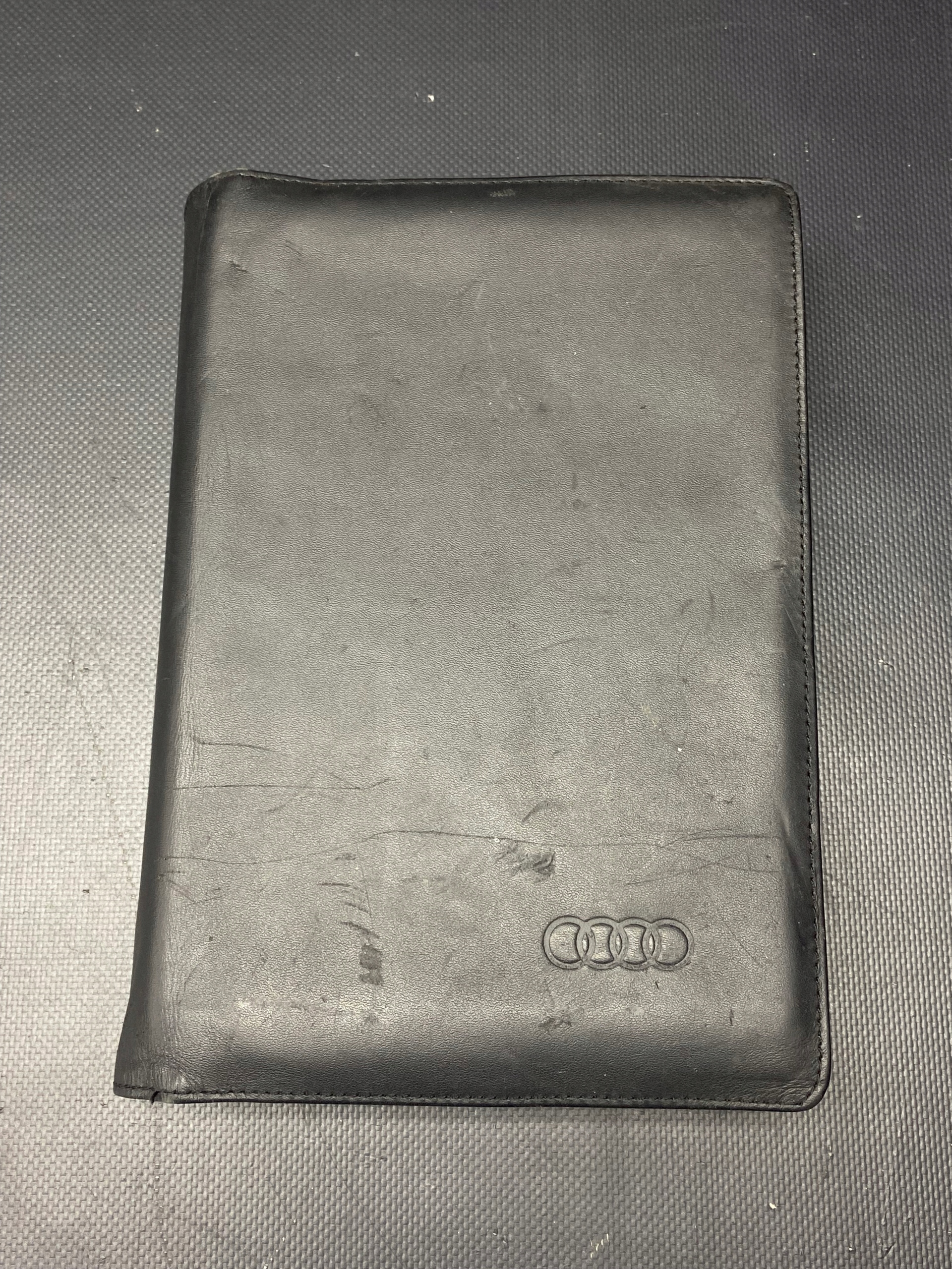 Etui Audi A8 D3 4E Marka Audi