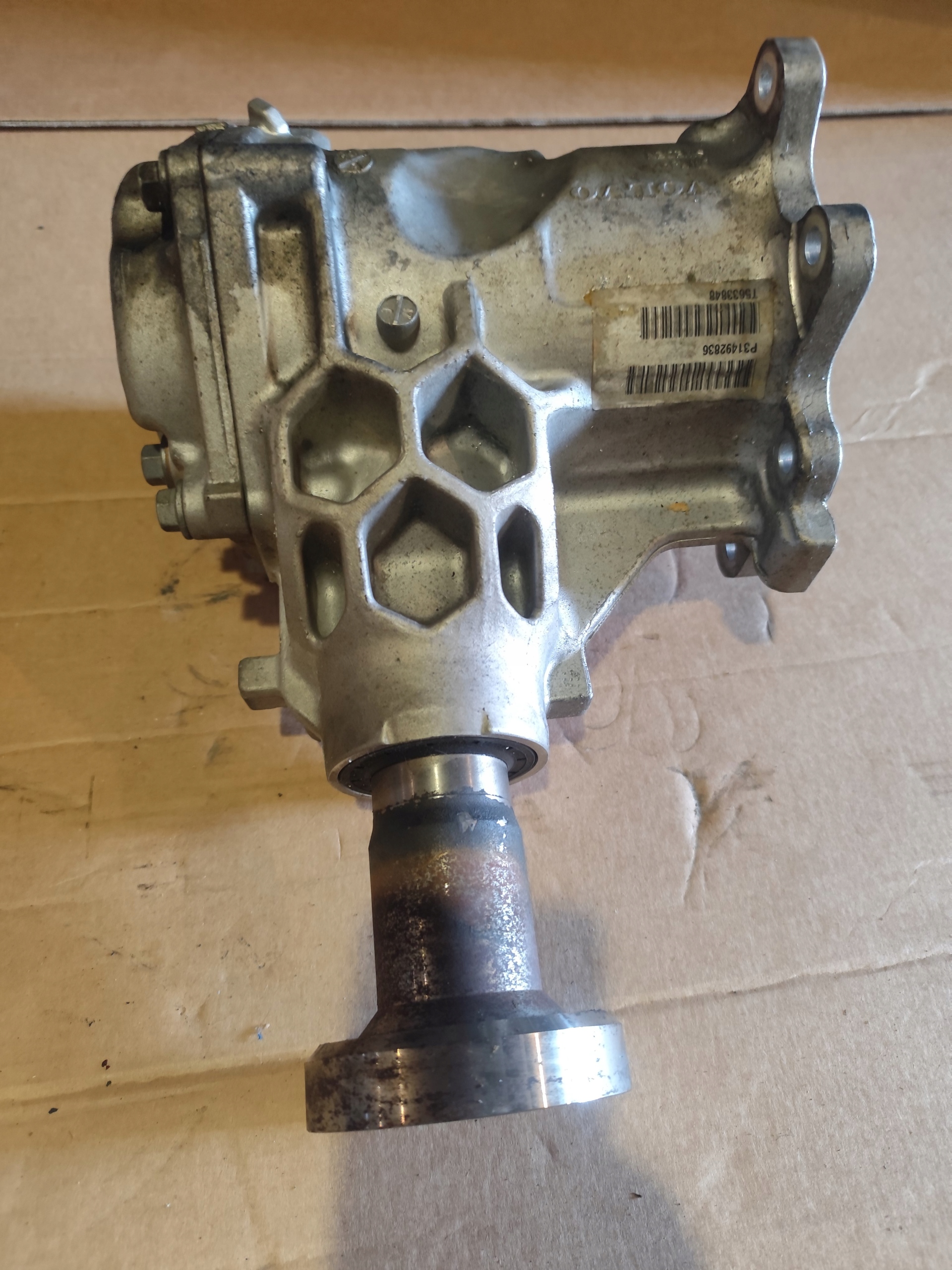 VOLVO XC60 II differential rear part diff differential REDUKTOR