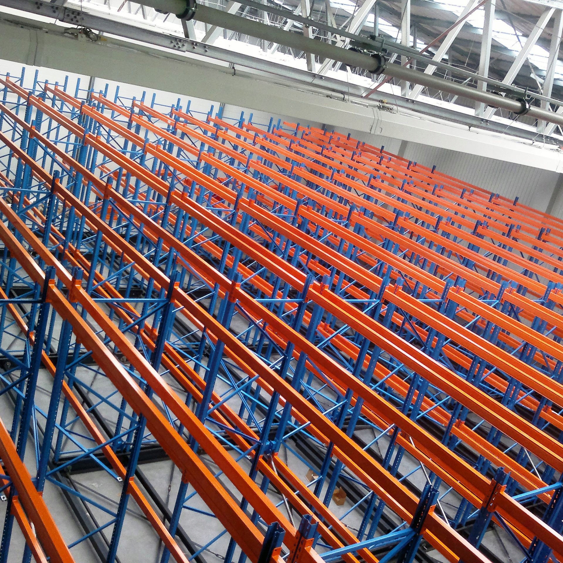 Regały paletowe B53 L=5655MM 18 PALET – 1000KG 0+2 Sposób montażu regał skręcany