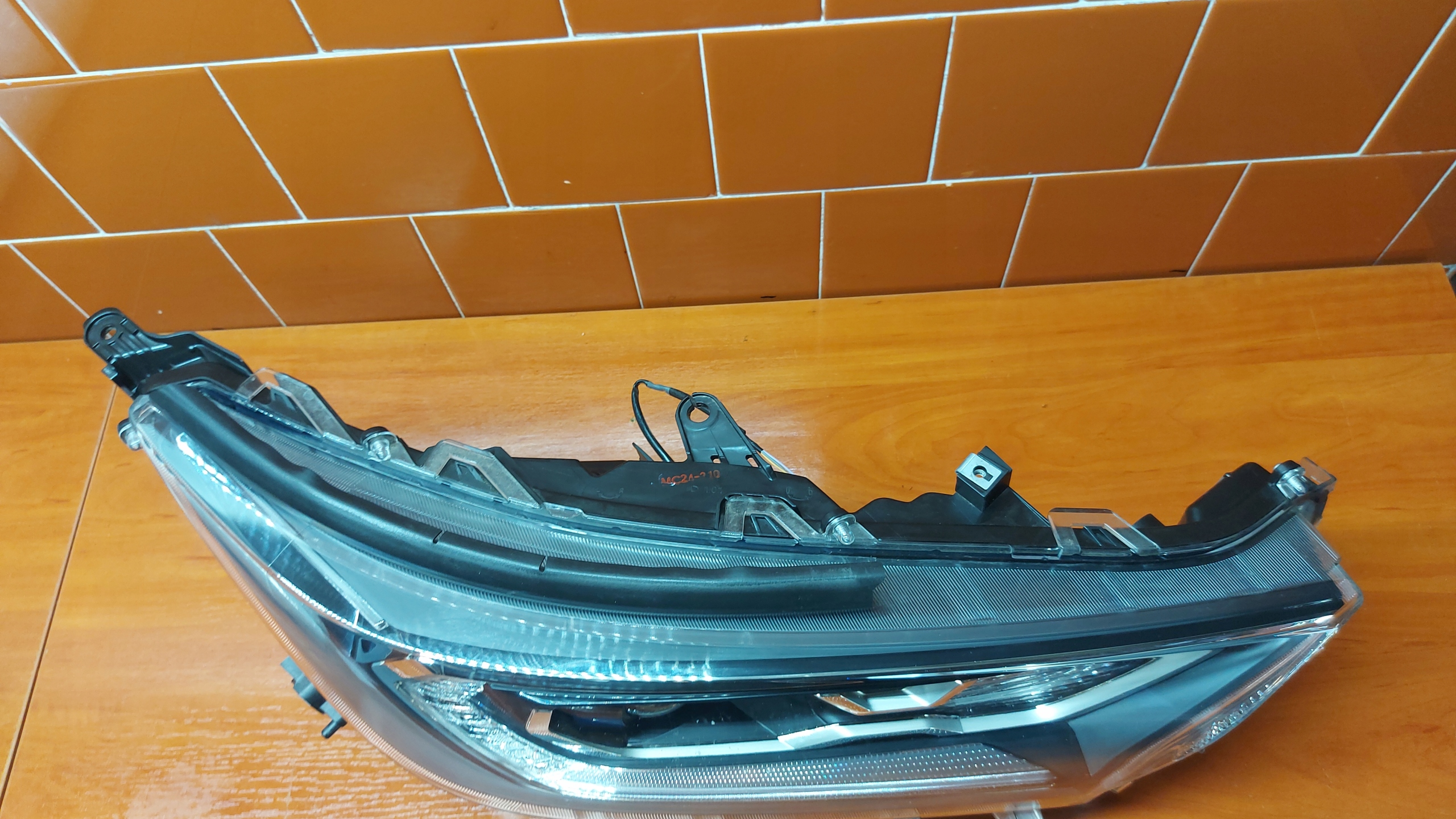 REFLEKTOR light right right front TOYOTA RAV4 V 18