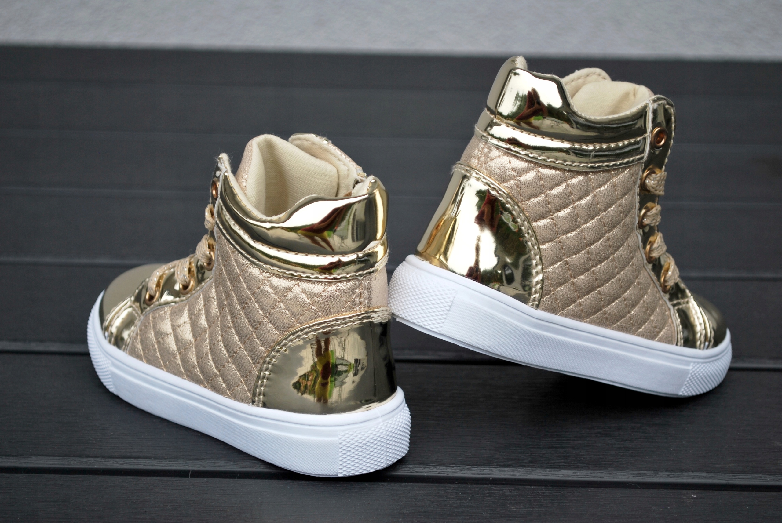 LAKIEROWANE TRZEWIKI BOTKI NA SUWAK r.32 / 20,2cm Kolor złoty