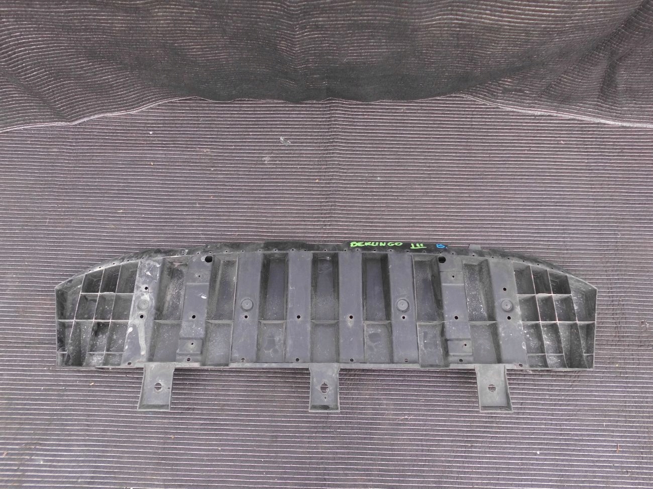 55 - ЗАЩИТНАЯ ПЛАСТИНА ДЛЯ БАМПЕРА BERLINGO III