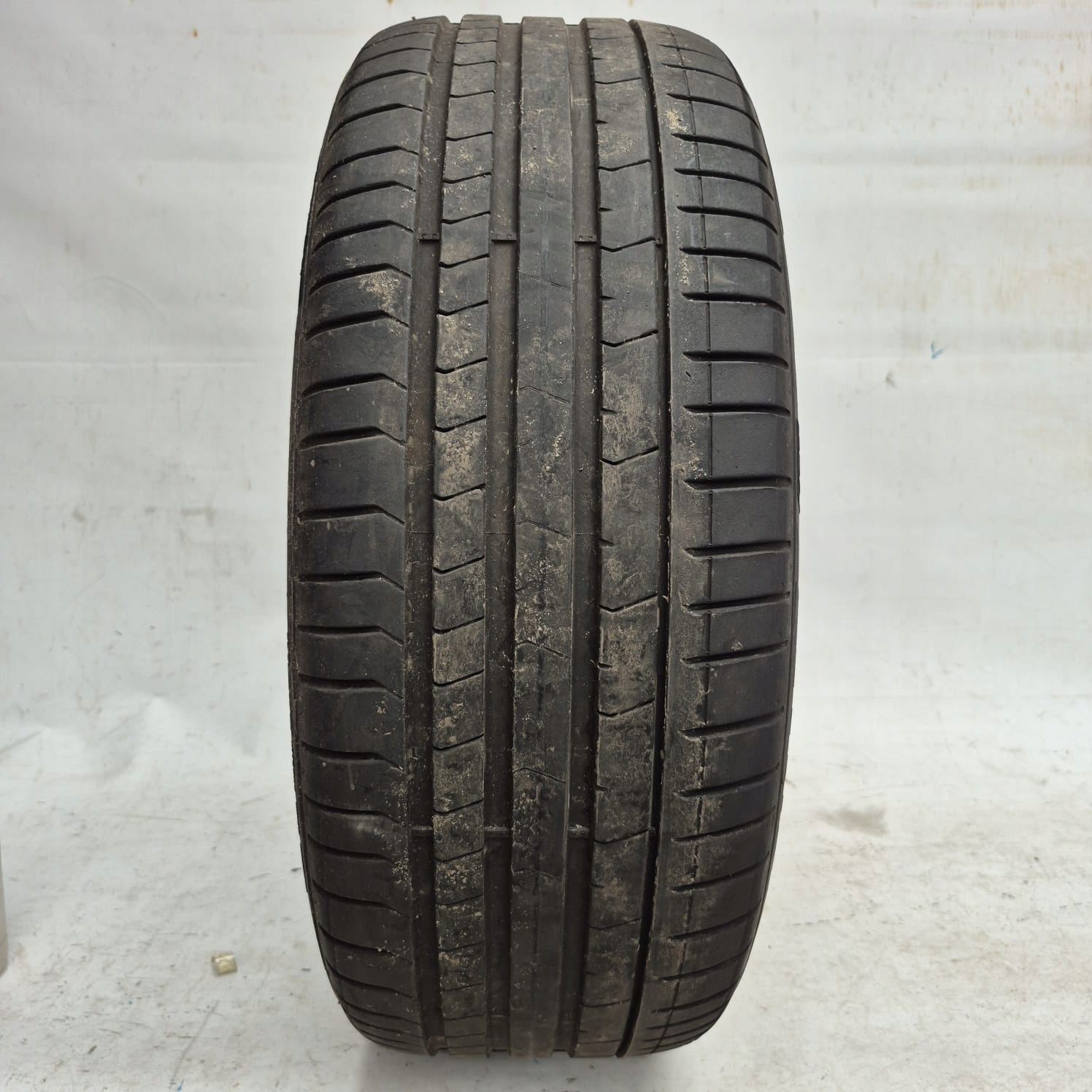 gomma PIRELLI P ZERO 255/40 R21 102V VOL-VOLVO 2024 ROK.