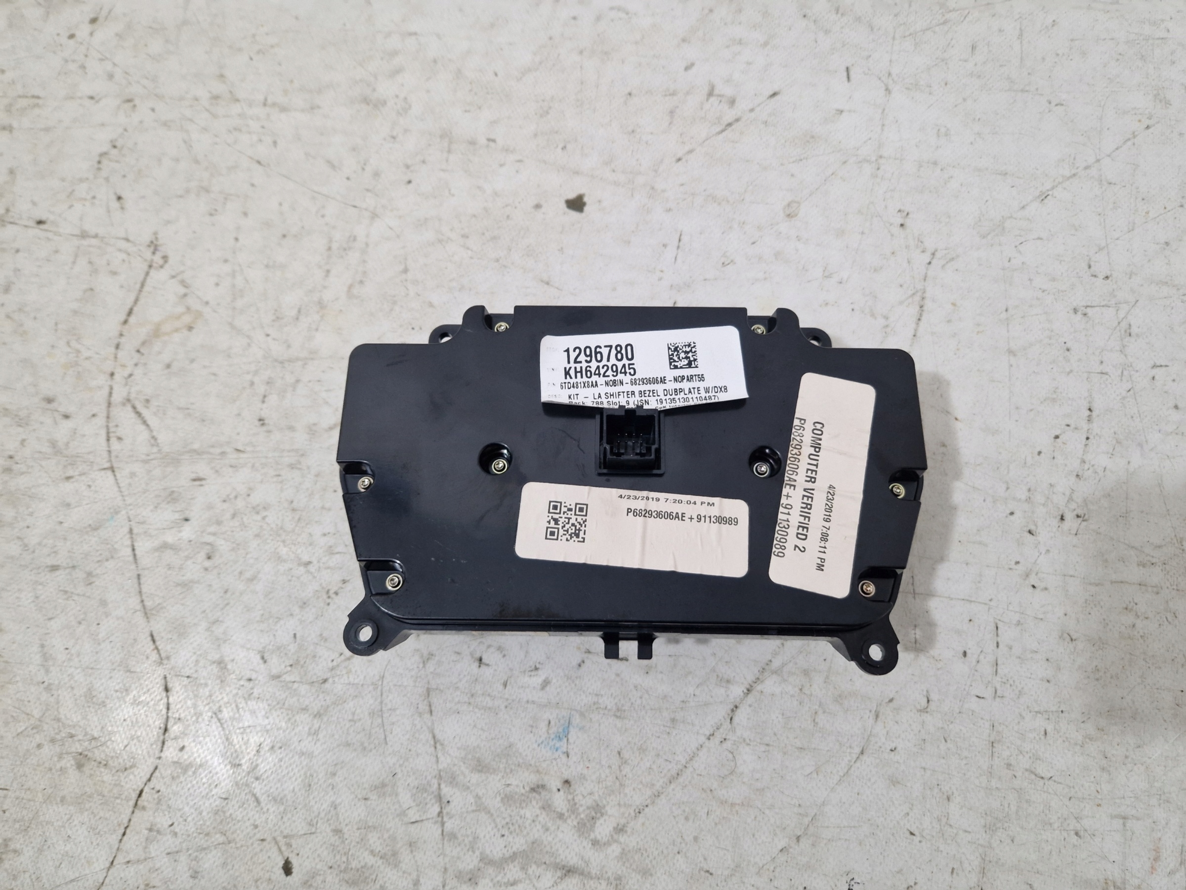 DODGE CHALLENGER 2019- Unite commande clima Bouches buses RADIA 68293606AE