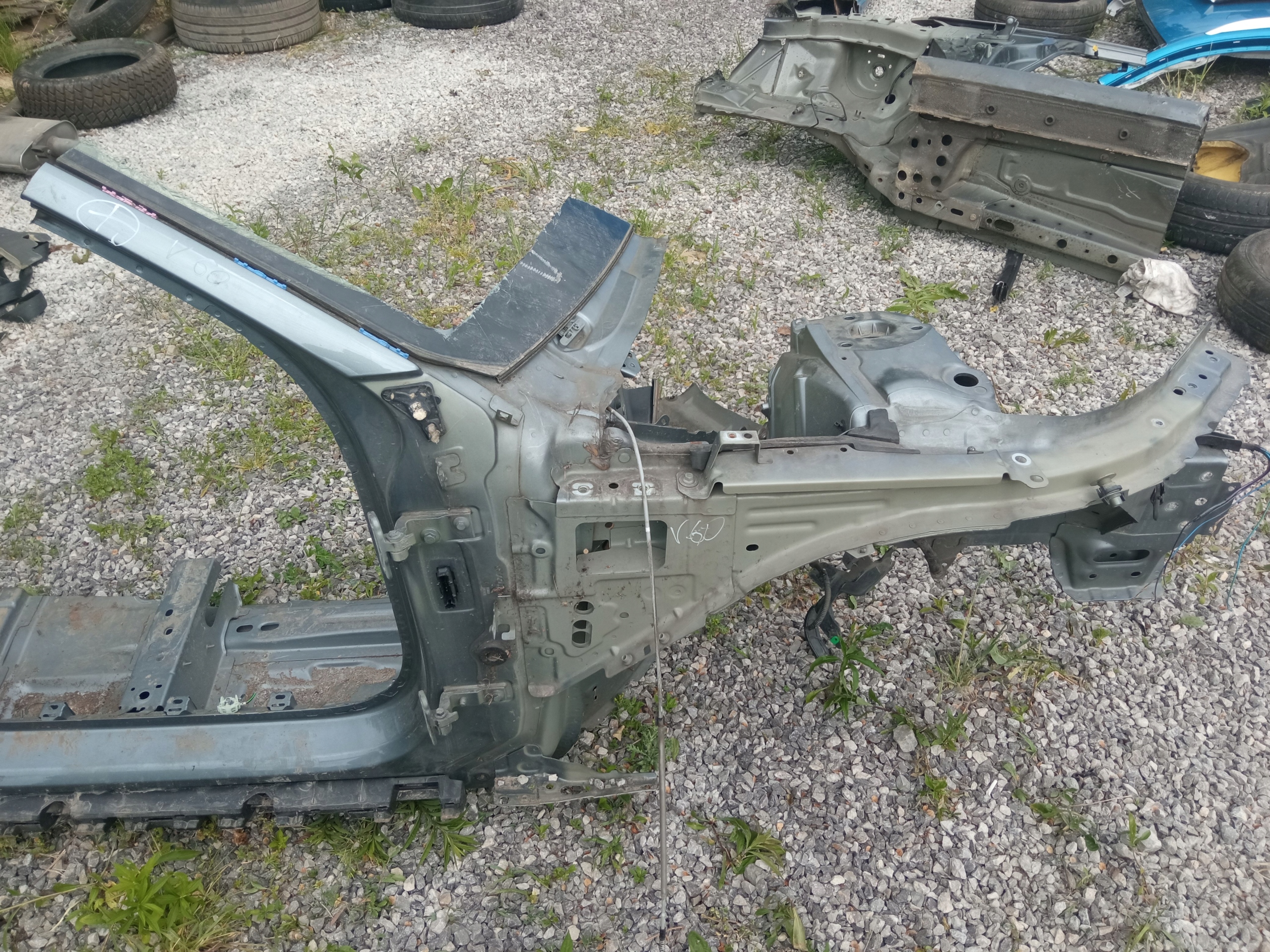 VOLVO V60 II ĆWIARTKA PRAWA PRZEDNIA PRZÓD SŁUPEK PRÓG Producent części Volvo OE