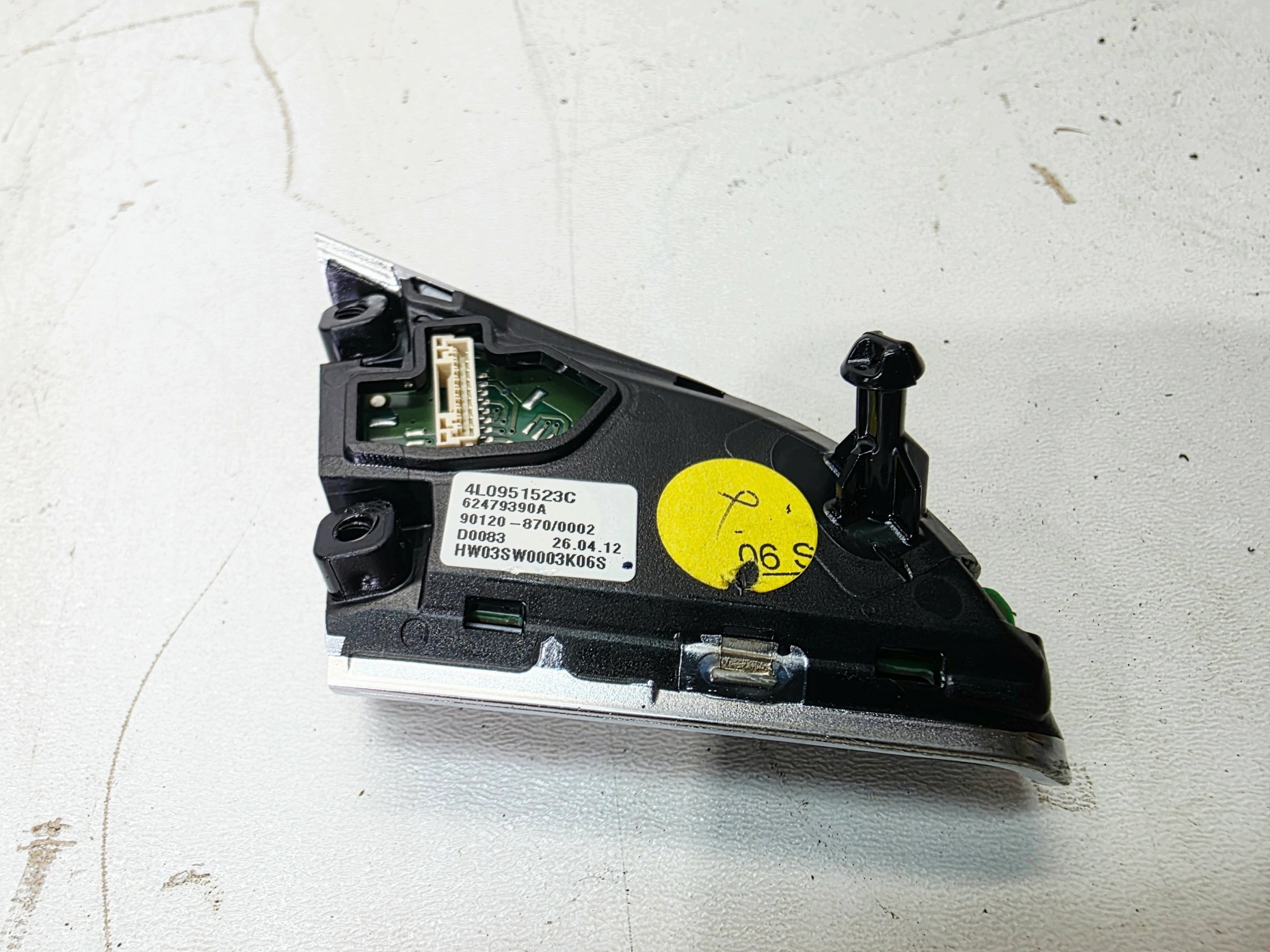 GUZIK button MULTIFUNKCJI left AUDI A4 B8 A5 A6 A7 Q7 4L0951523C