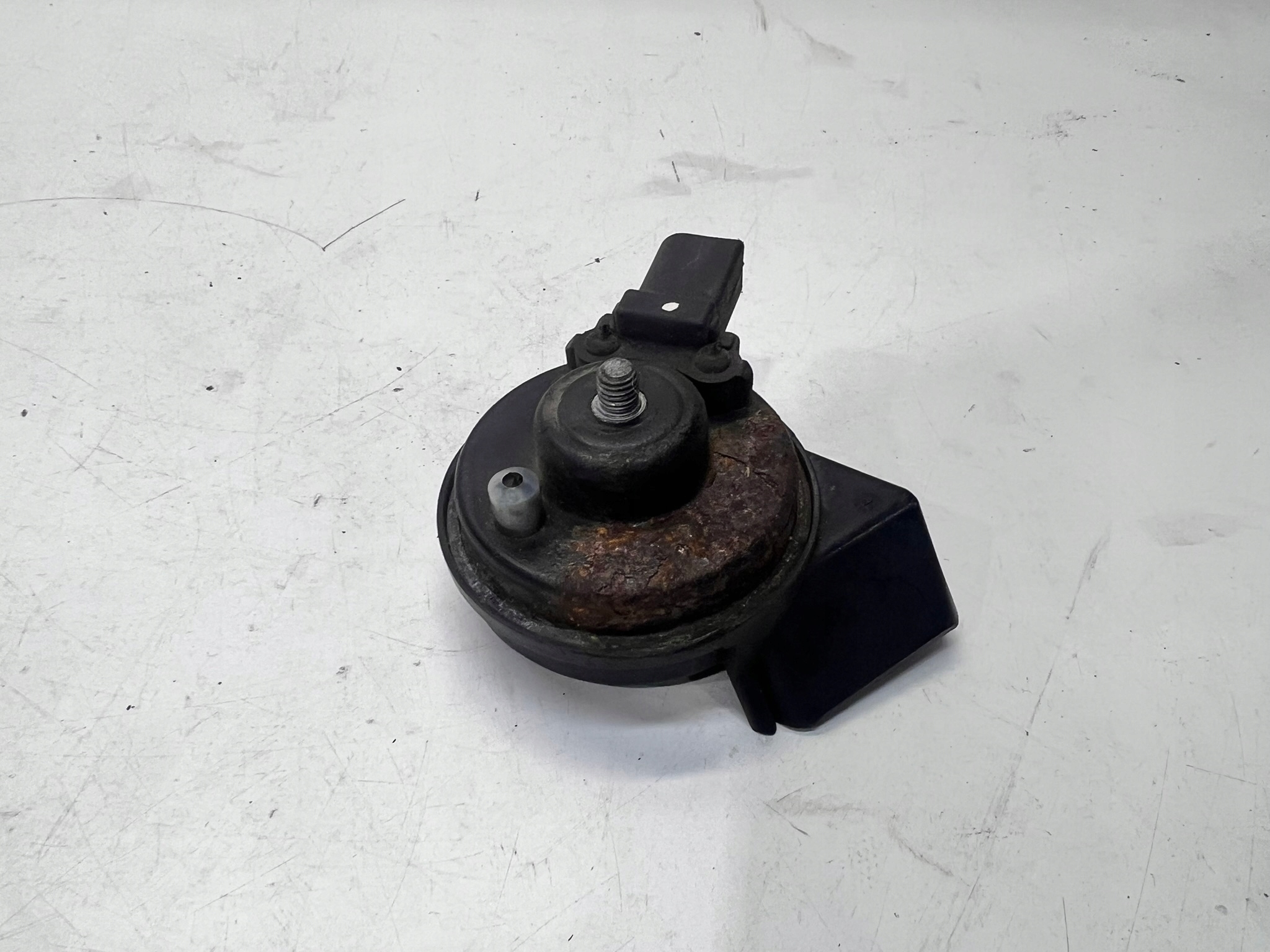 KLAKSON SYGNAL AUDI A6 C6 4F0951223A