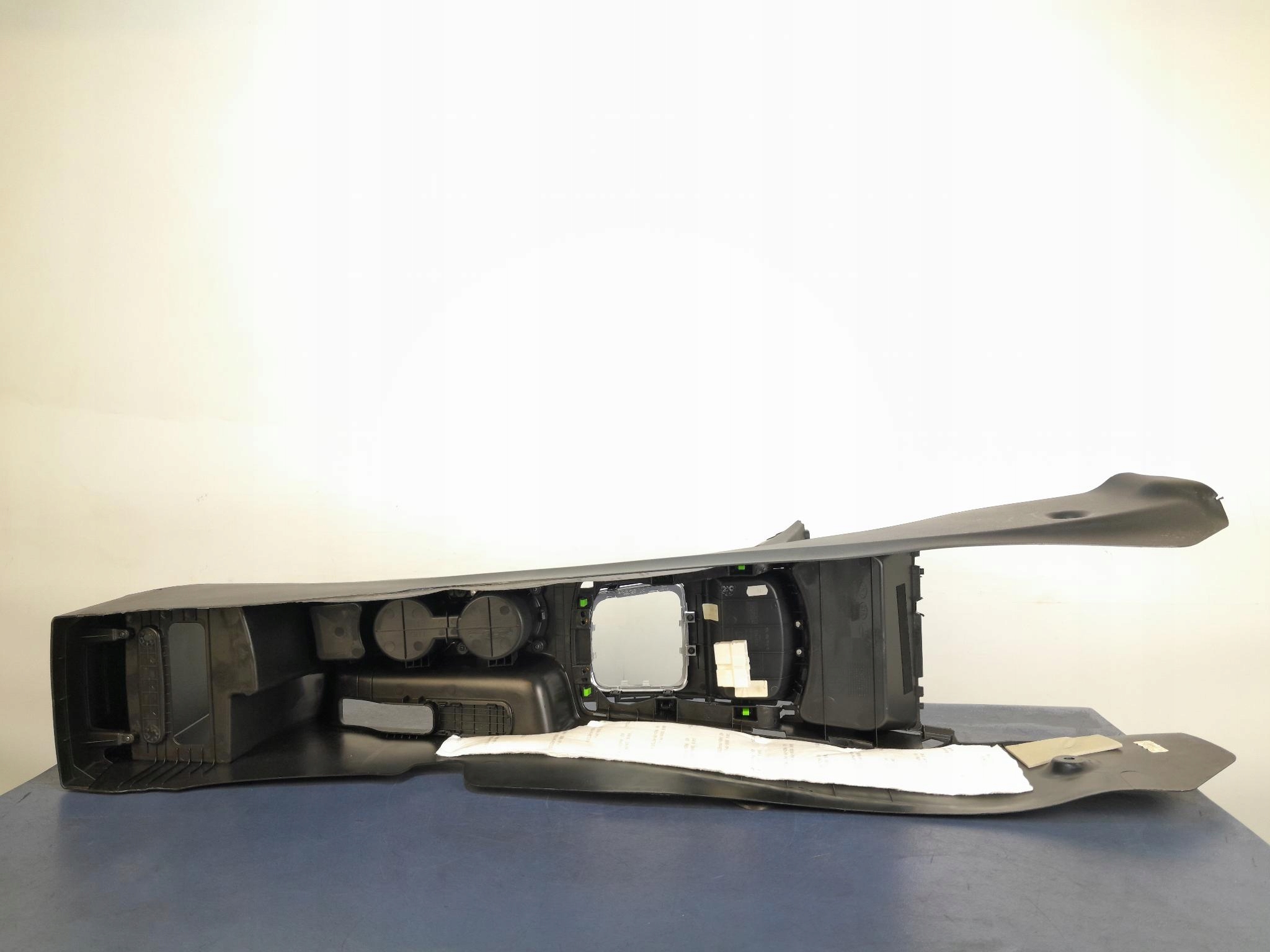 Hyundai I30 II тунель середина 84610-A6000