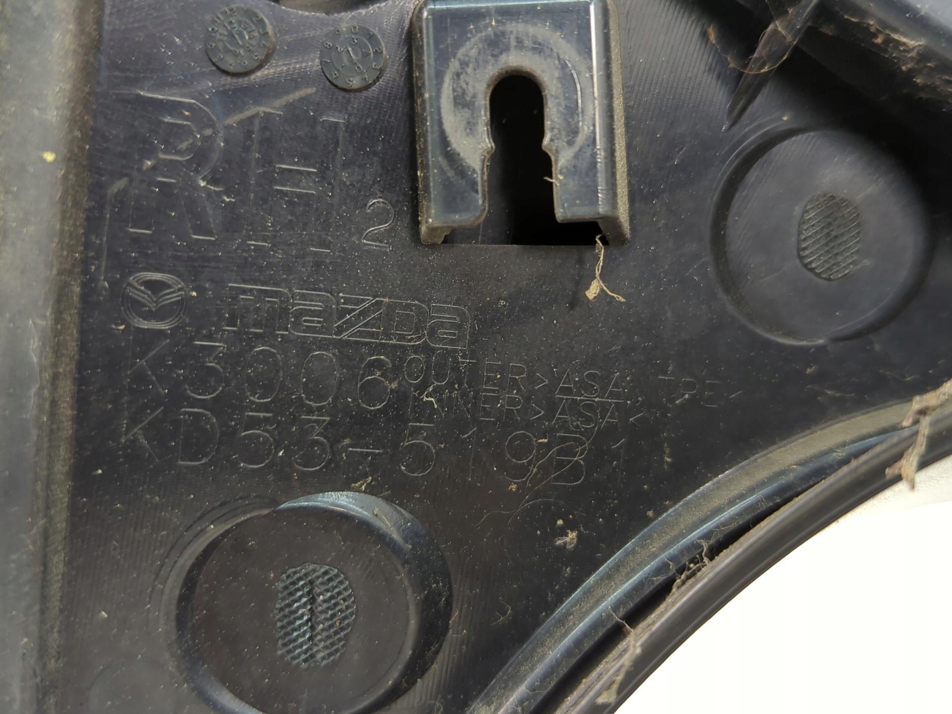 спойлер крышки багажника mazda 2018 KD53-51961 KD6 2