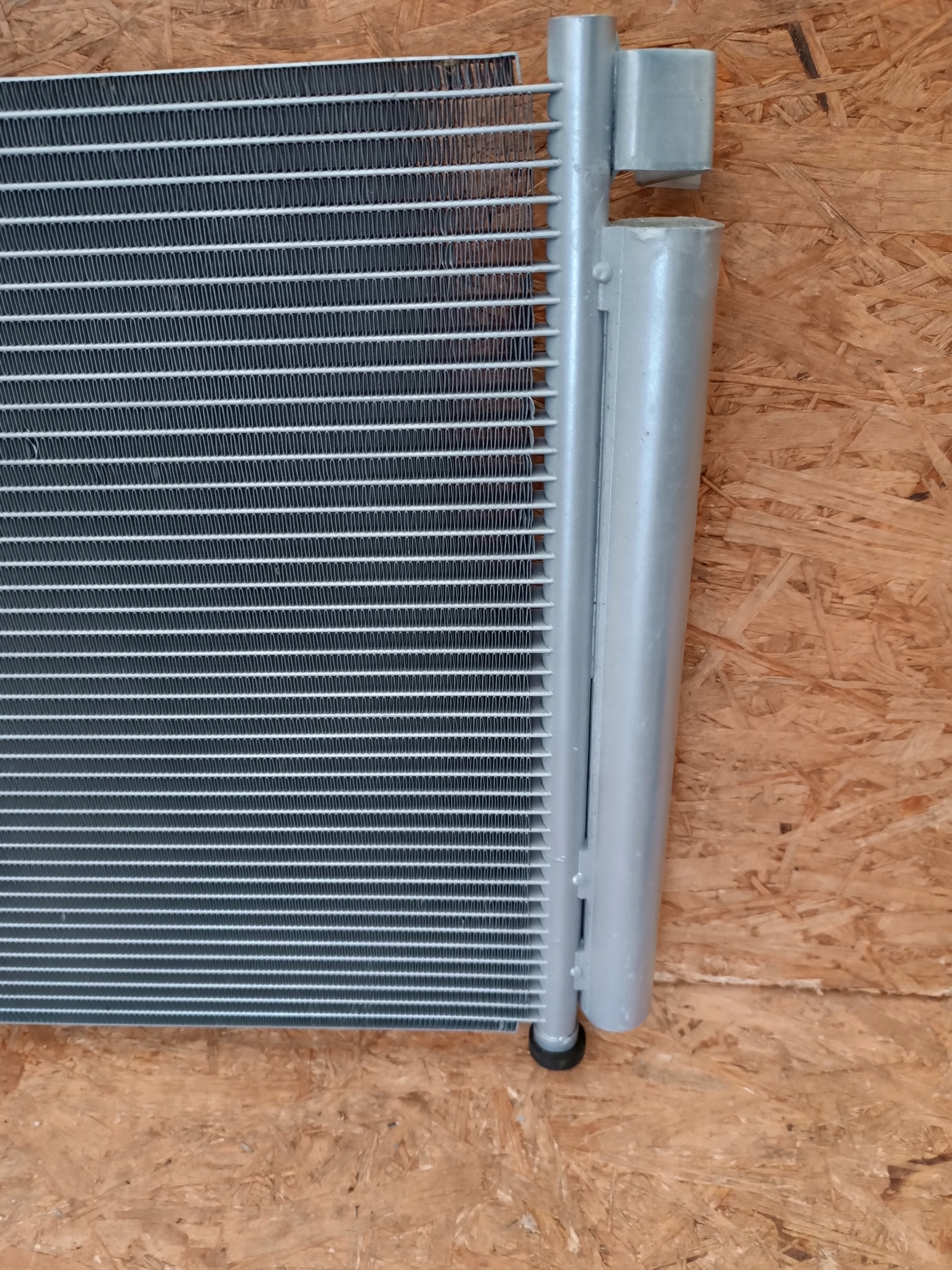 Радиатор кондиционера nissan TERRANO 2.7 Дизель