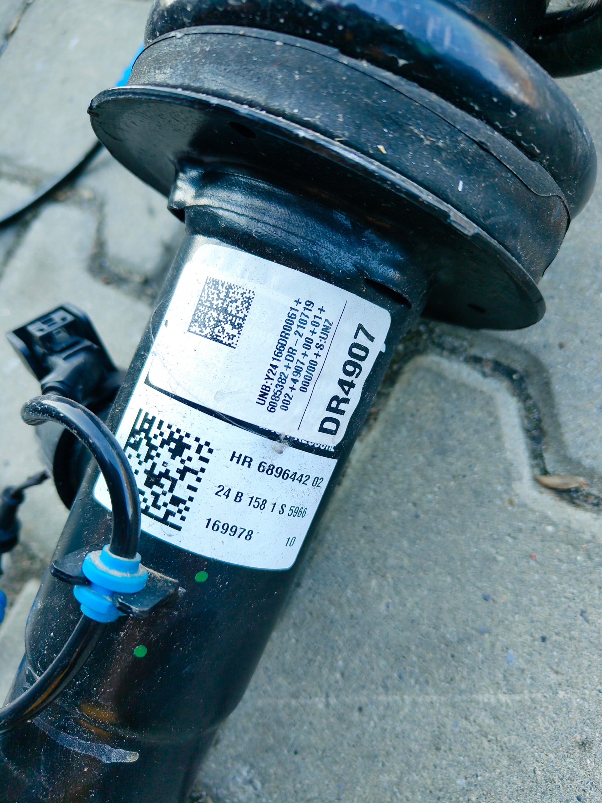 BMW X5 G05 shock absorber rear part right left 6896442 6896441