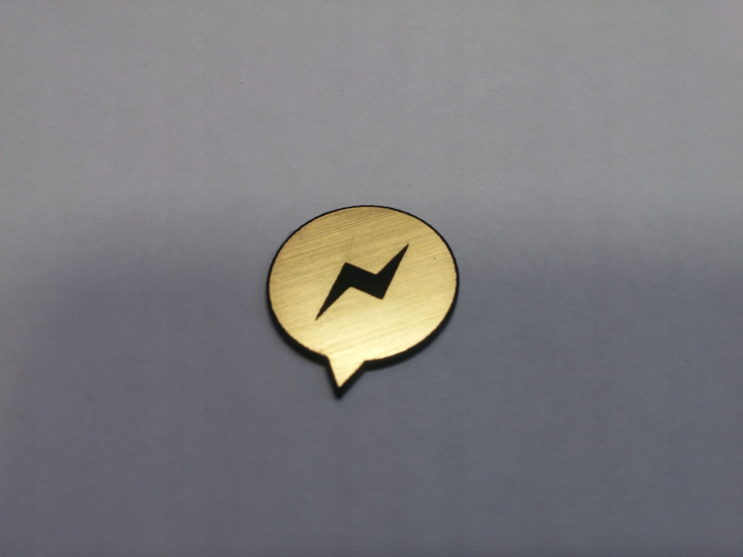 

Mesenger naklejka emblemat 18 x 18 mm *złota