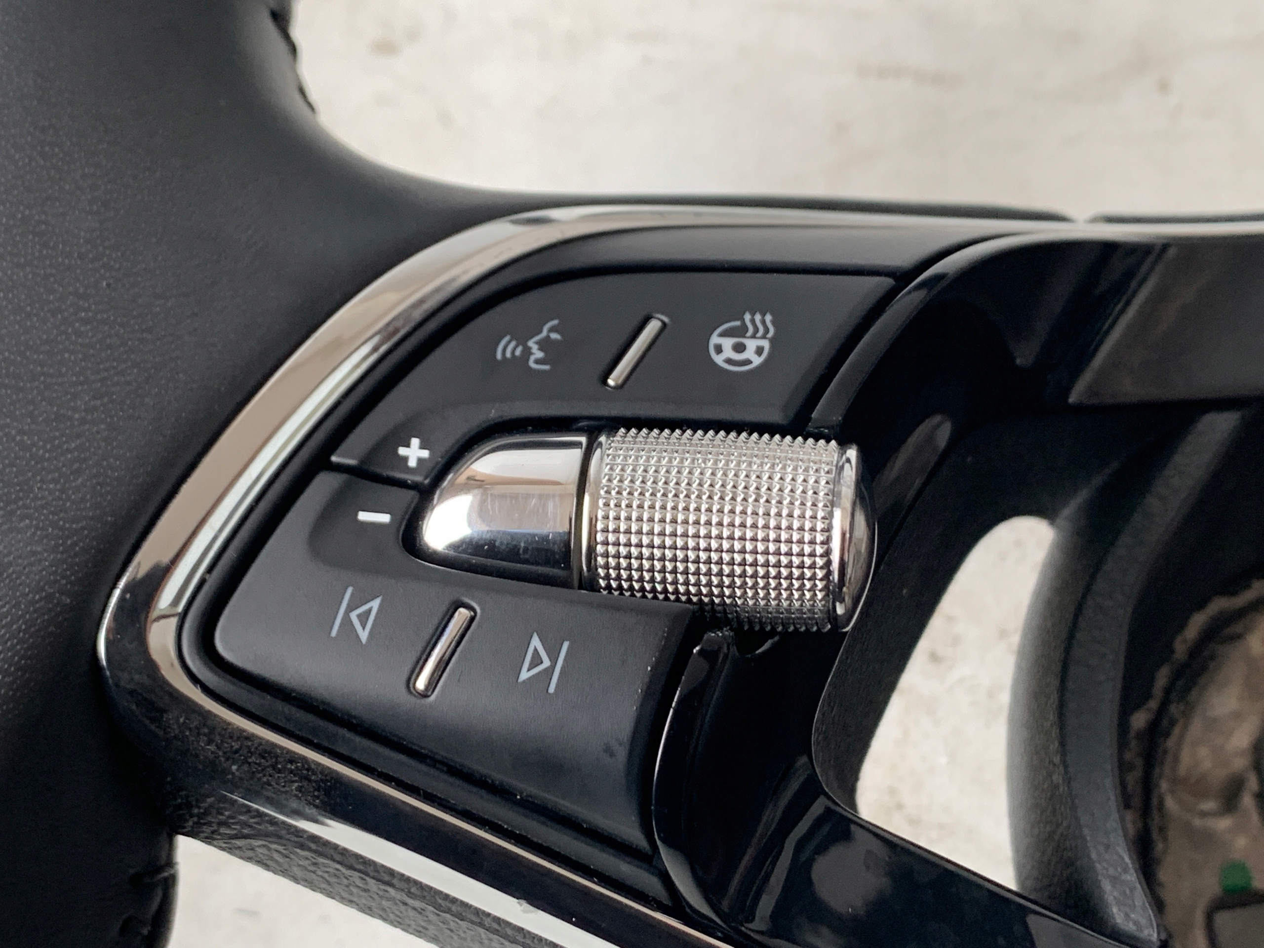 steering wheel, SKODA OCTAVIA IV GRZANA with shifting leather