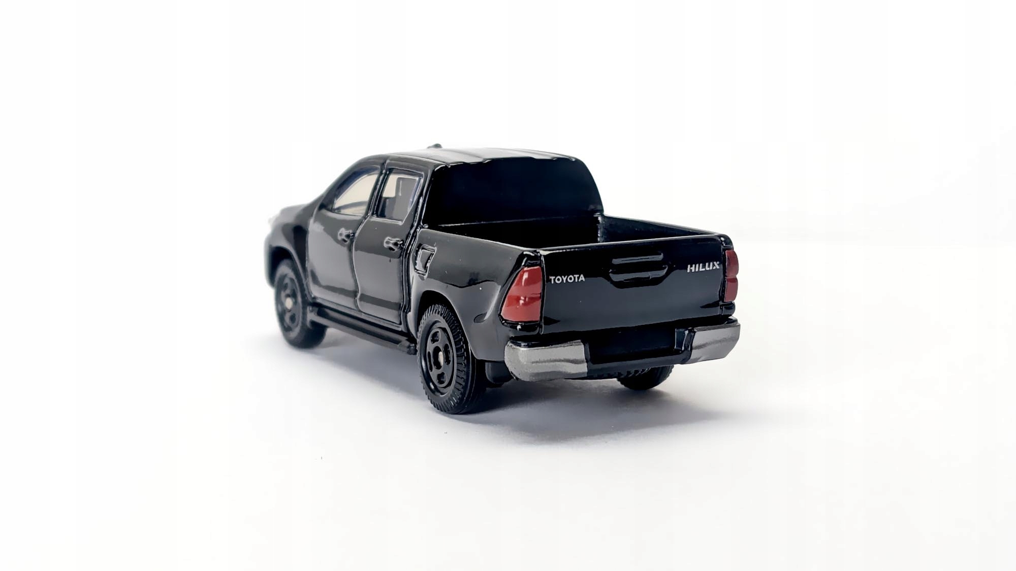 TOMICA TOYOTA HILUX #67 1/70 METALOWY Wiek dziecka 14 lat +