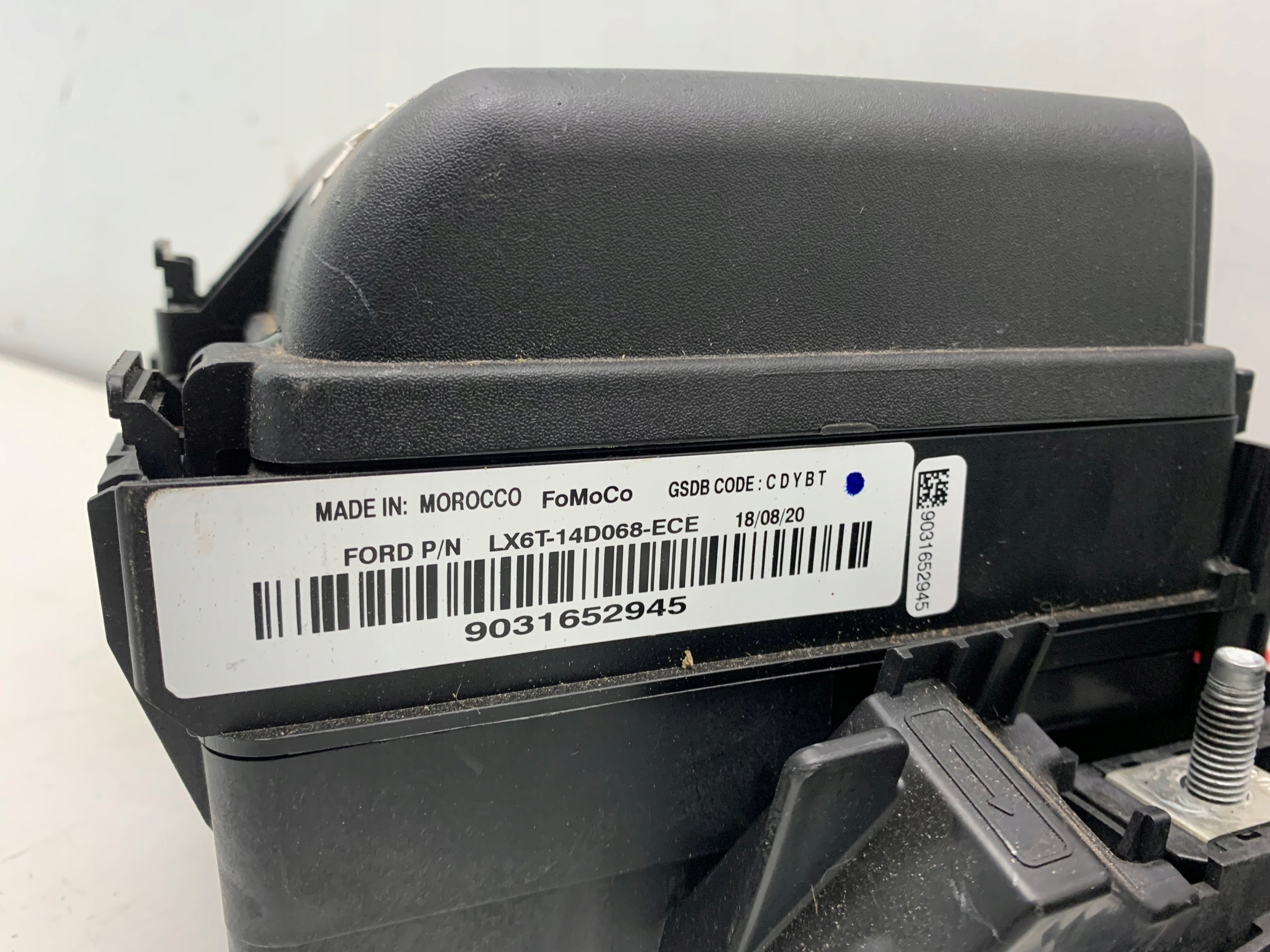 FORD KUGA MK3 PUSZKA SKRZYNKA BEZPIECZNIKÓW HYBRID Producent części Ford OE