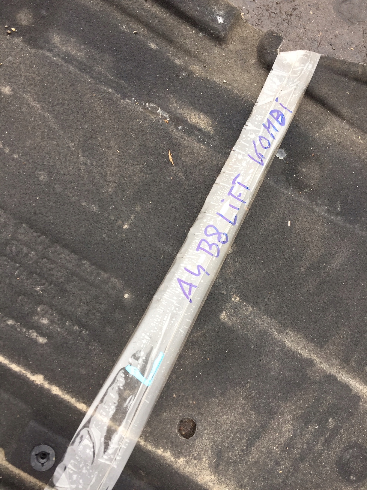 AUDI A4 B8 LIFT Blende Abdeckung abdeckung des Bodens Unterfahrschutz links