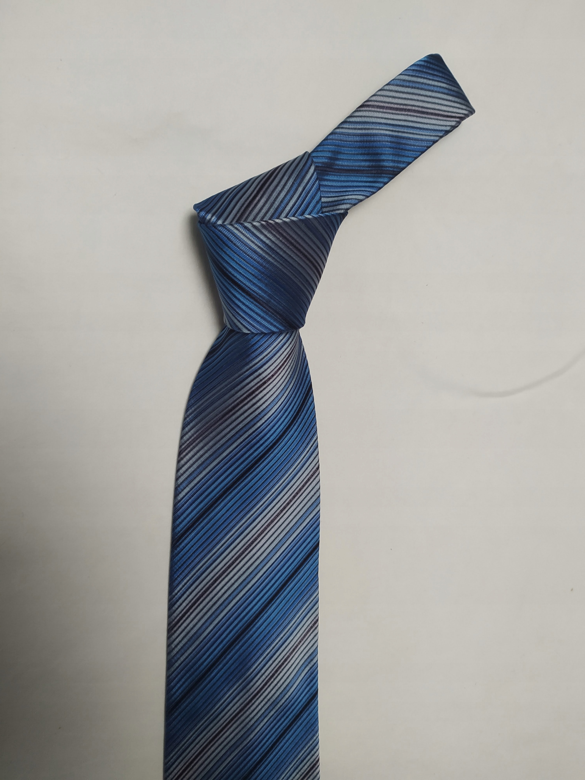 WYPRZEDAŻ ELEGANCKI KRAWAT DOBRA JAKOŚĆ