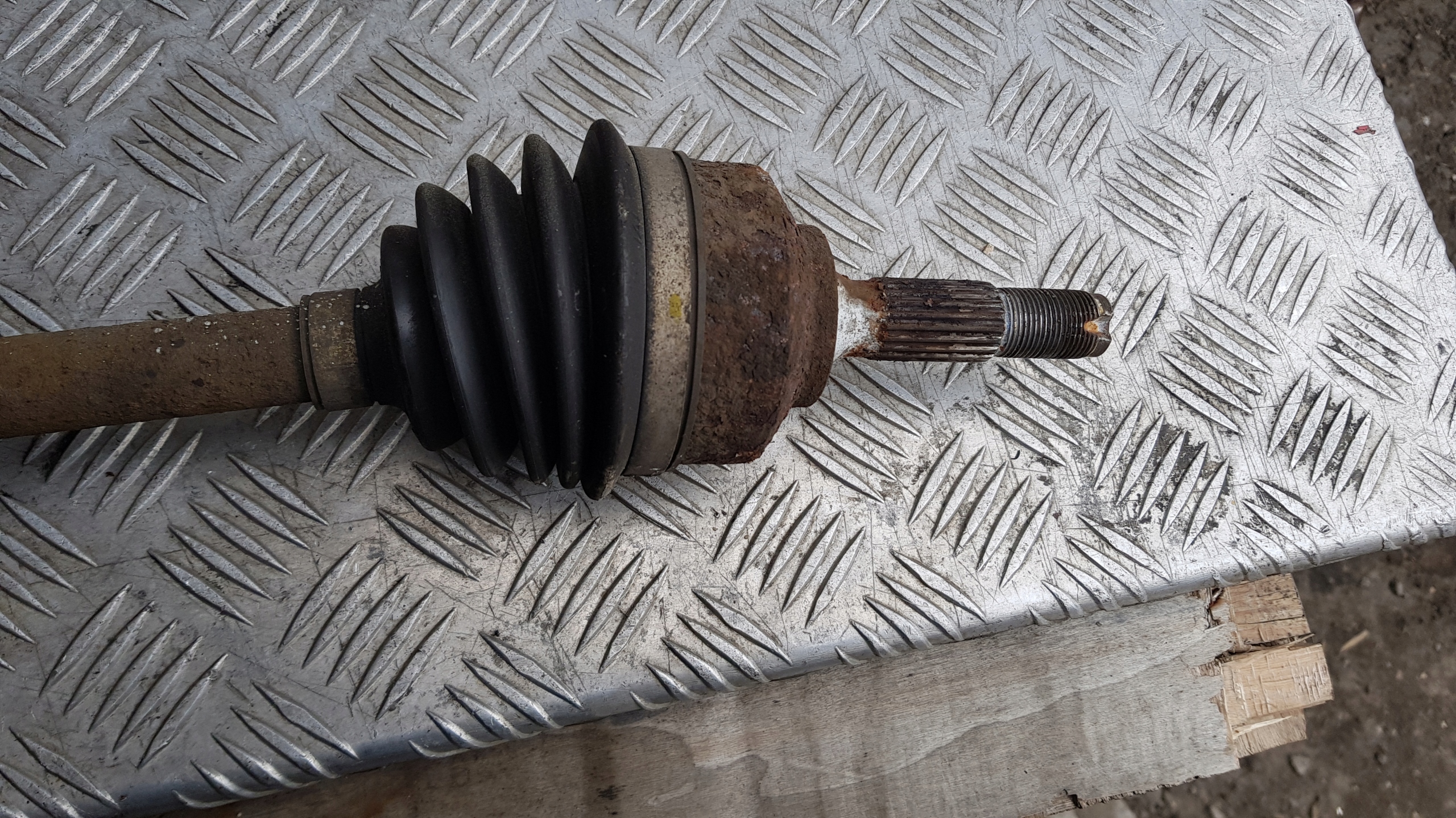 PEUGEOT 207 1.4 semi-axis left 9659318080