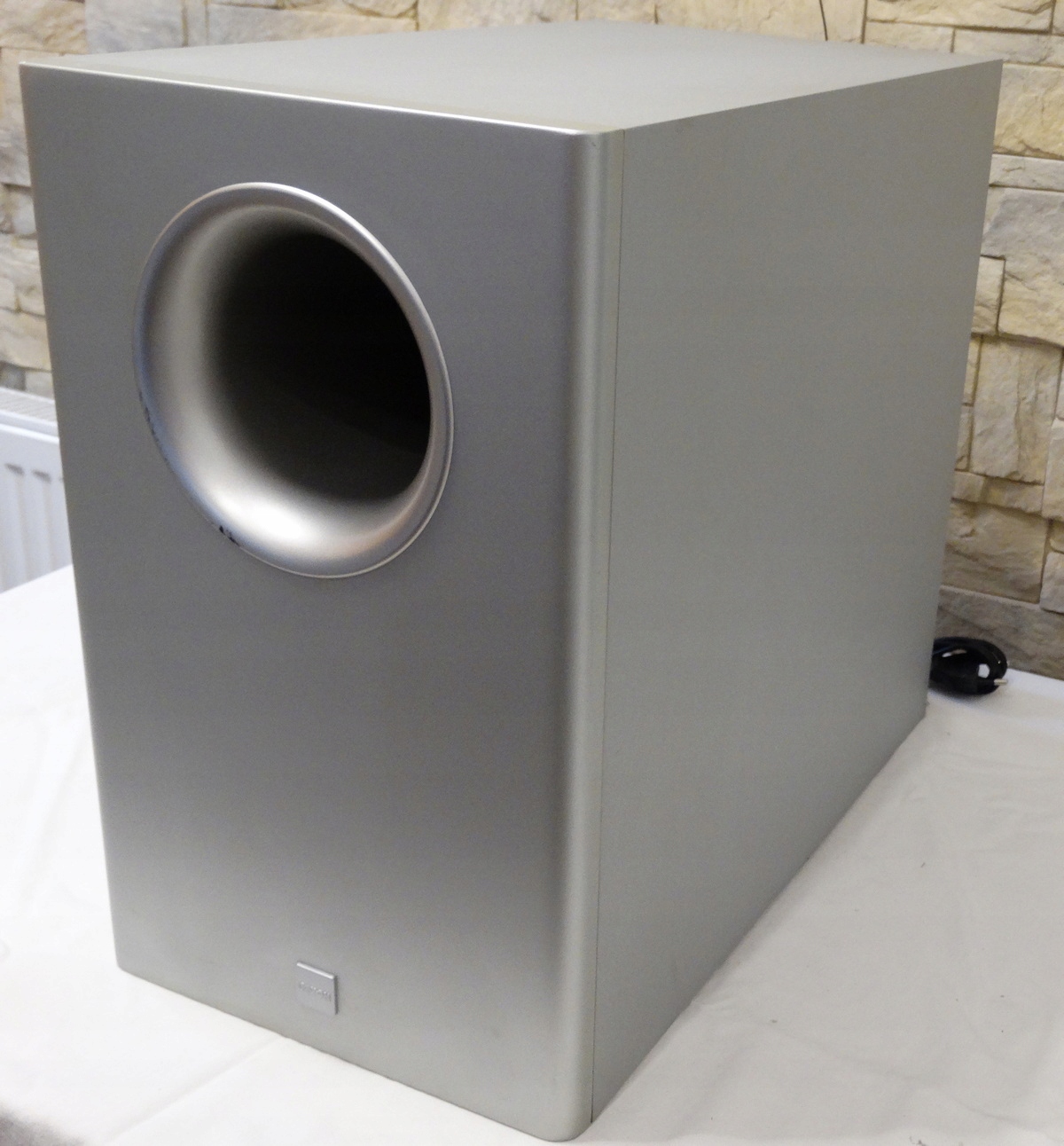 SUBWOOFER CANTON CD 1SC ŁADNY SPRAWNY ALE... Model CD 1SC
