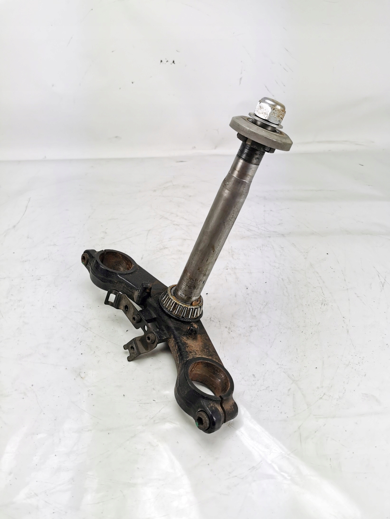 Yamaha TDM 850 96-01 PÓŁKA DOLNA