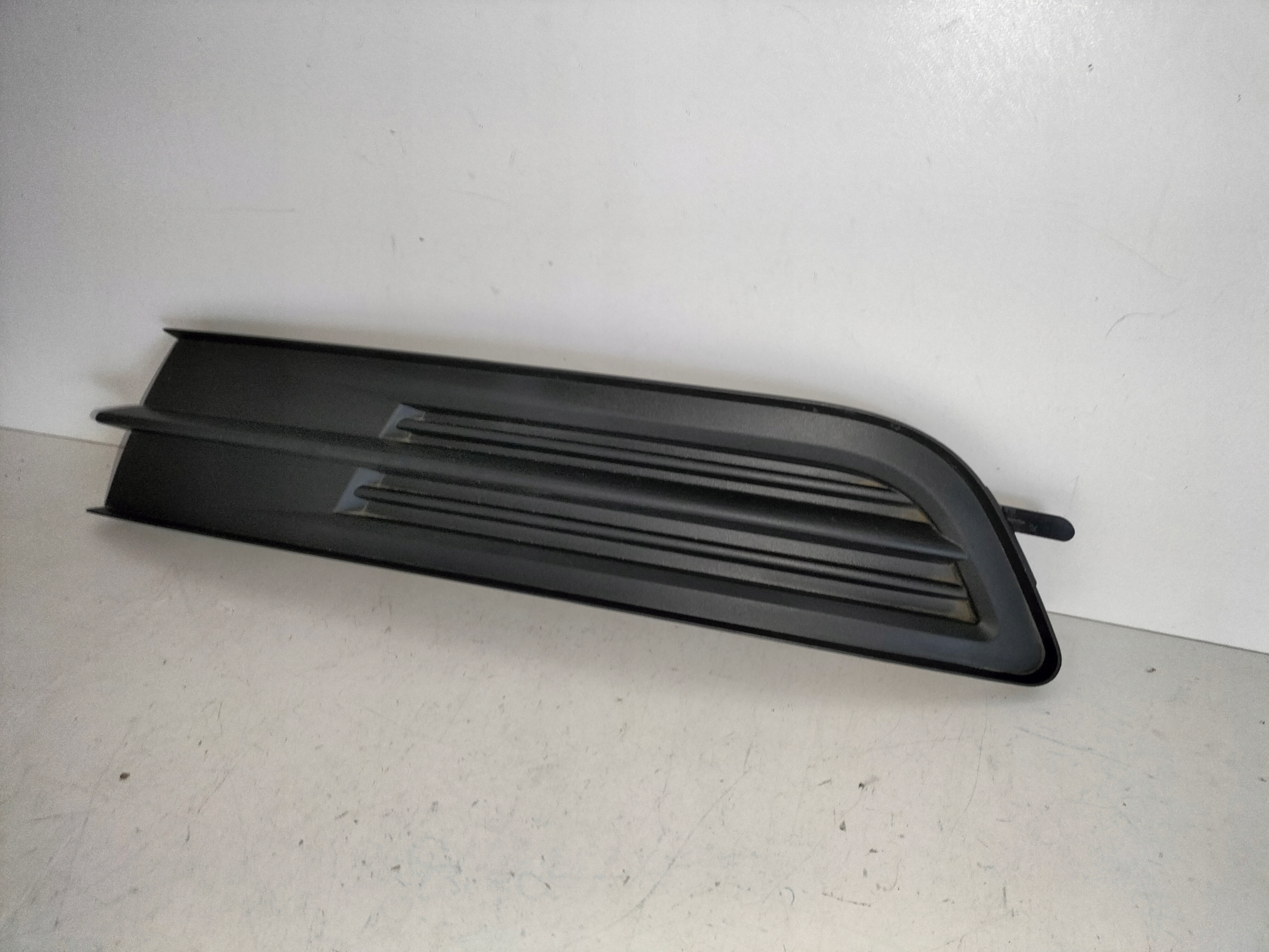 grille grid of a bumper front left VW PASSAT B8 14-19