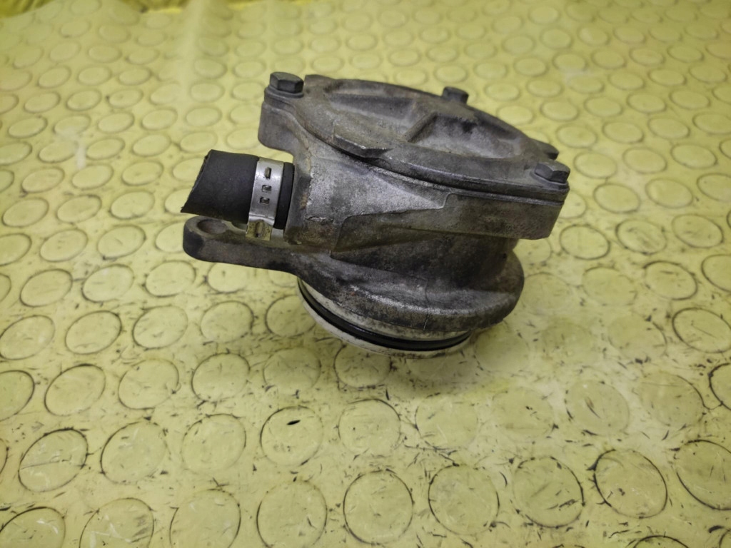 BMW E46 2.0 D Pompa VACUM 96110885