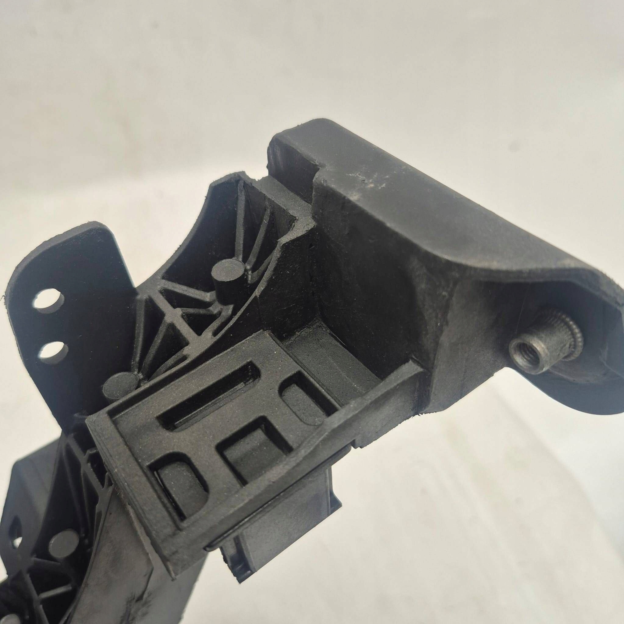 KIA CEED III 18- support panel for radiators pillar 64102-CR200