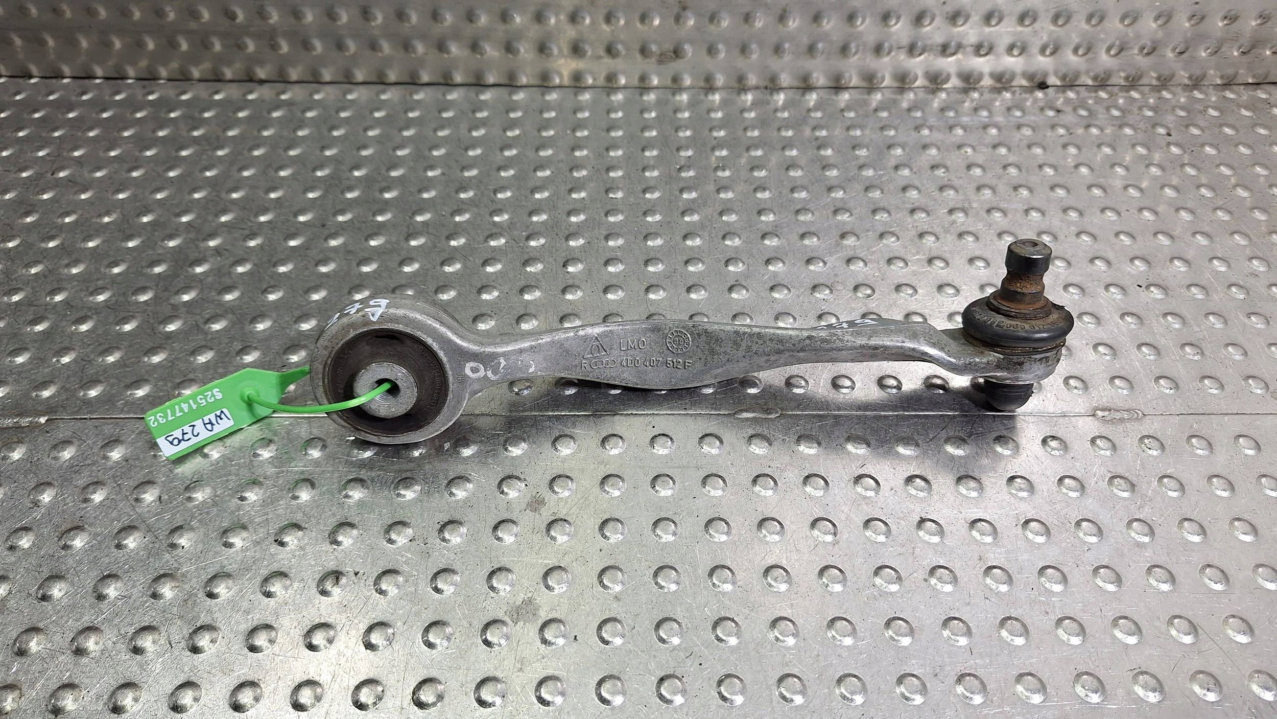 arm right front upper OE 4D0407512F AUDI A4 B6 A6 C5 PASSAT B5 SUPERB and