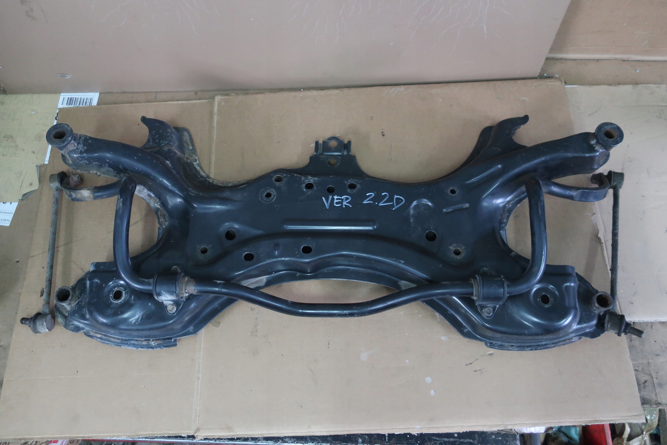 COROLLA VERSO II САНИ ПЕРЕДНЯ ПІДВІСКА 2.2