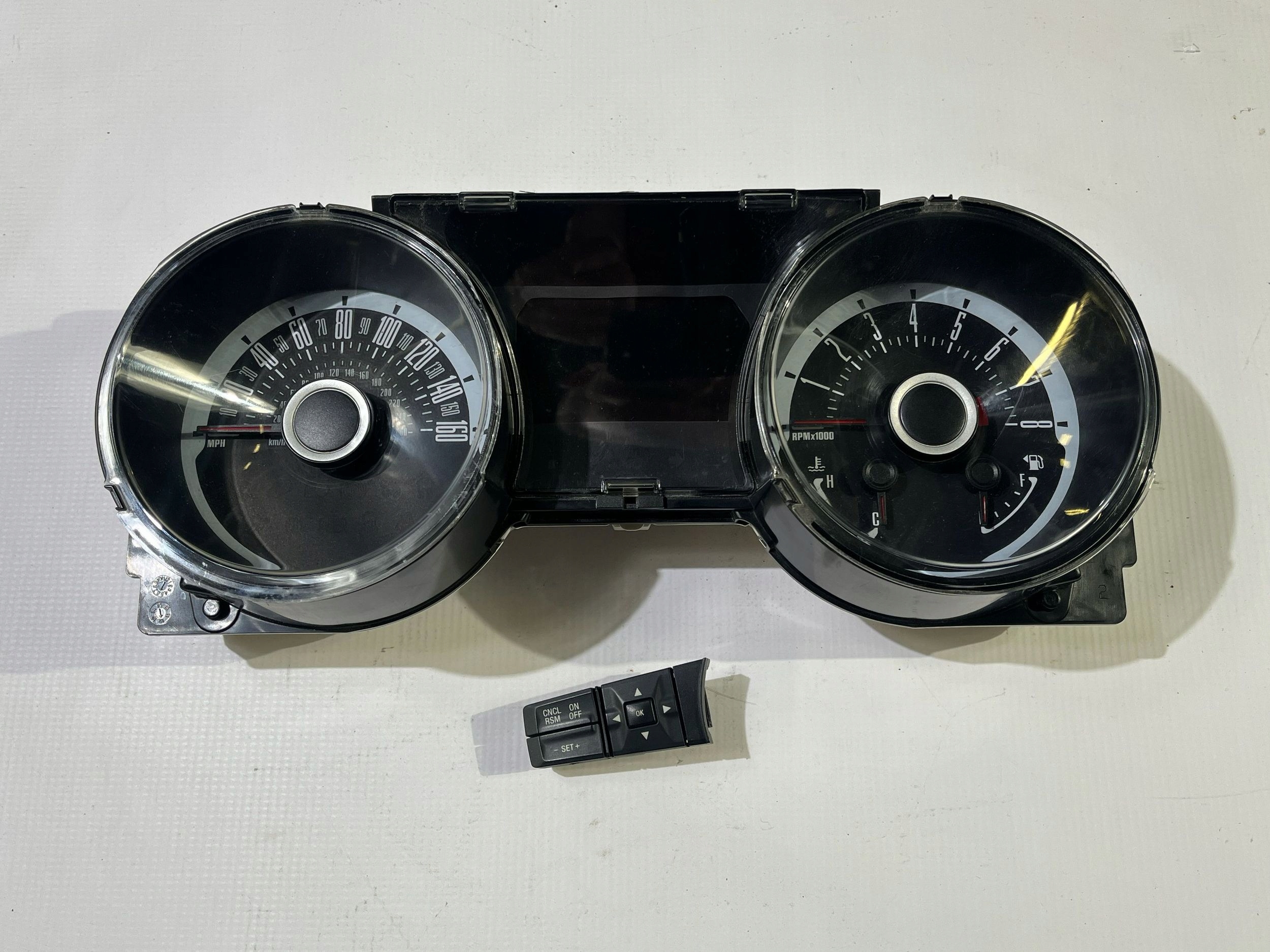 dials dials display LCD przyciski Ford Mustang V GT 5.0 2011-2014