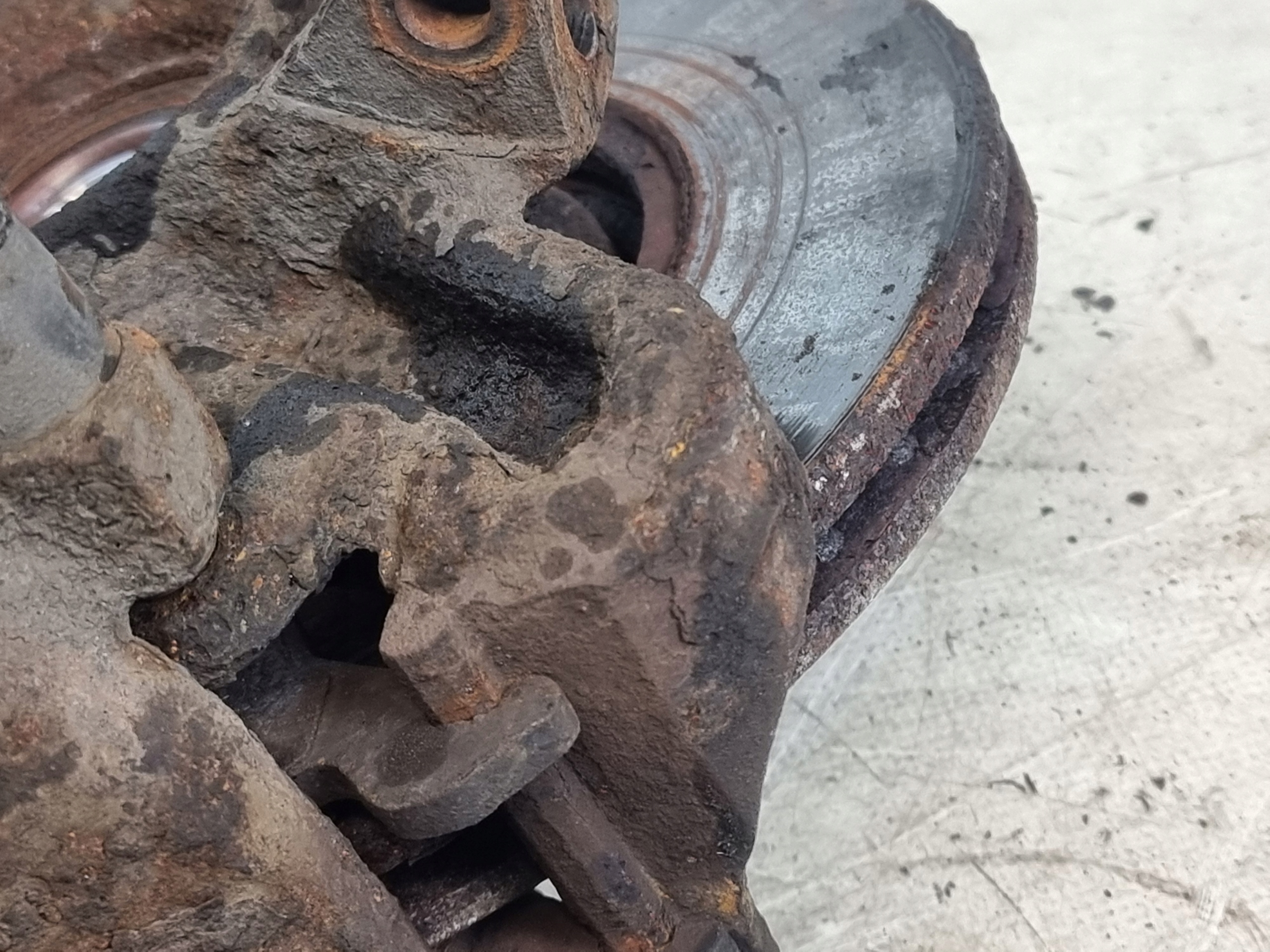 shock absorber right front FORD FOCUS MK1 swing disc caliper