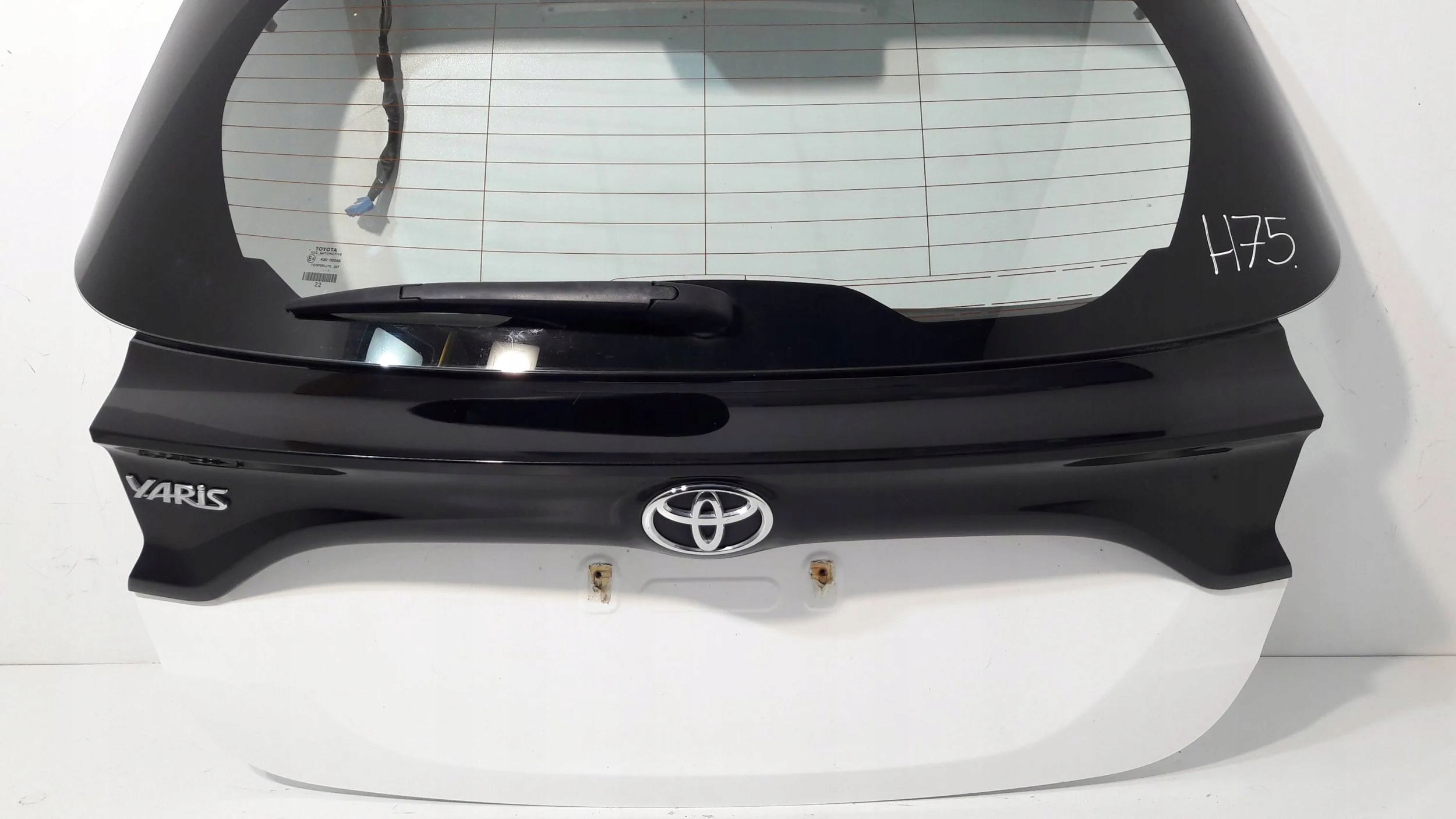 Toyota Yaris XP210 trunk door boot