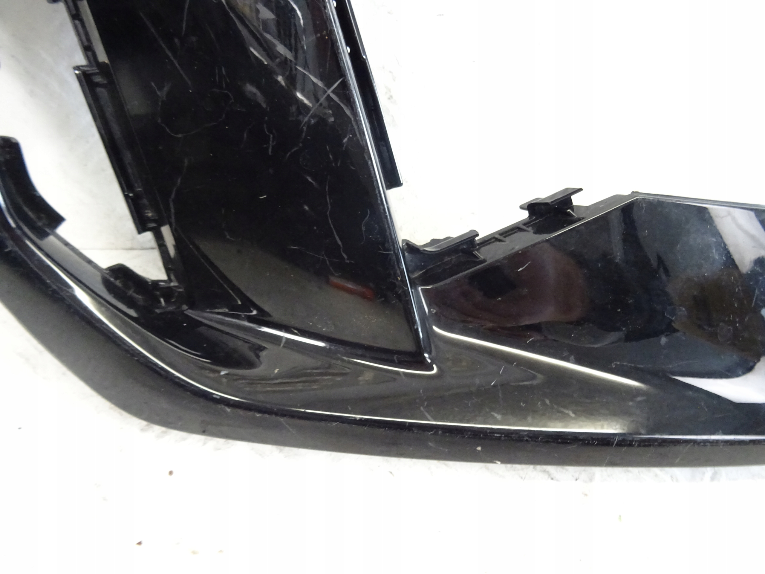 grid of a bumper front front right AUDI Q6 E-TRON S-LINE 85H807968