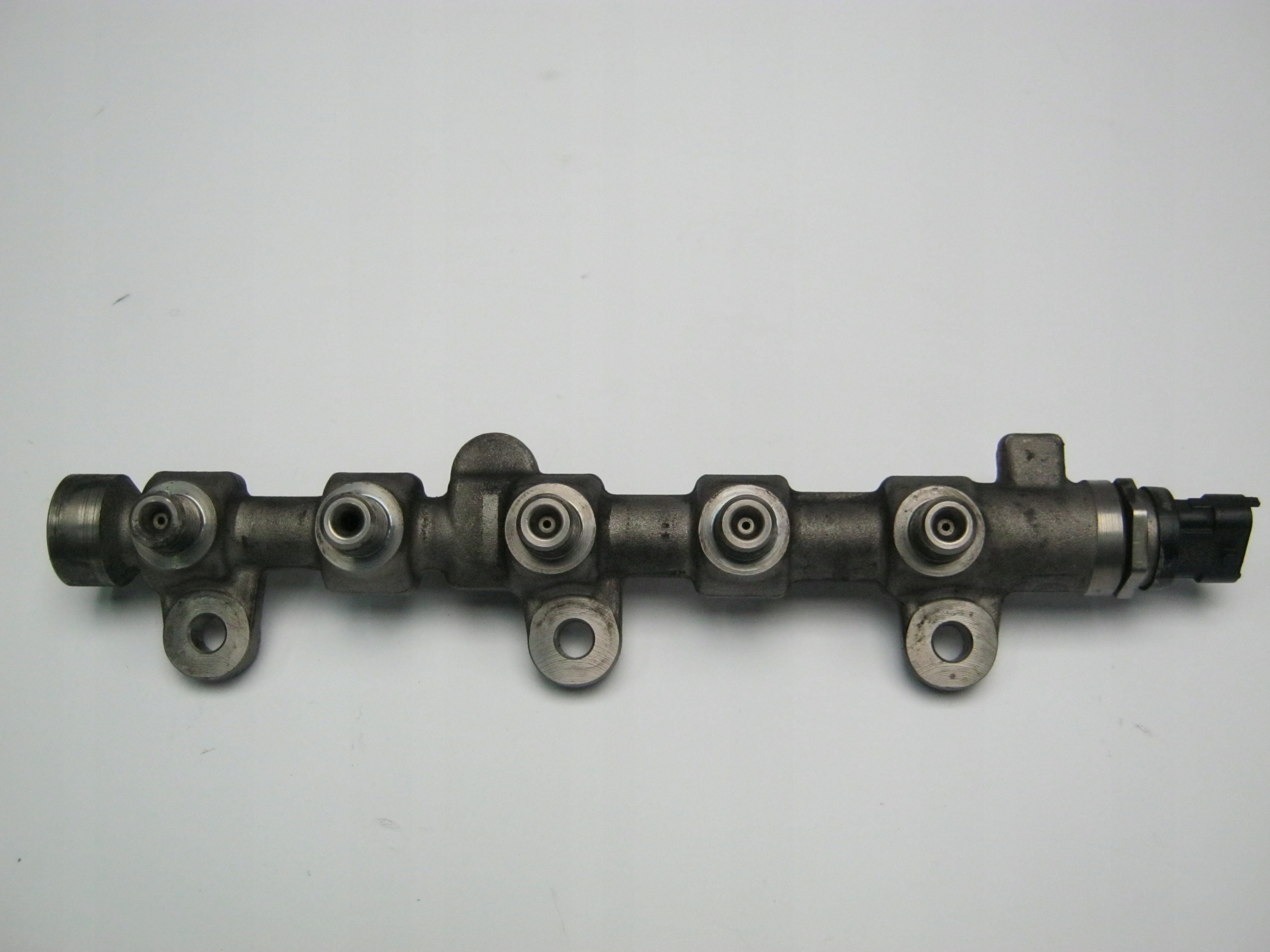 Rampe injection TRAFIC VIVARO 2.0 DCI 0445214196
