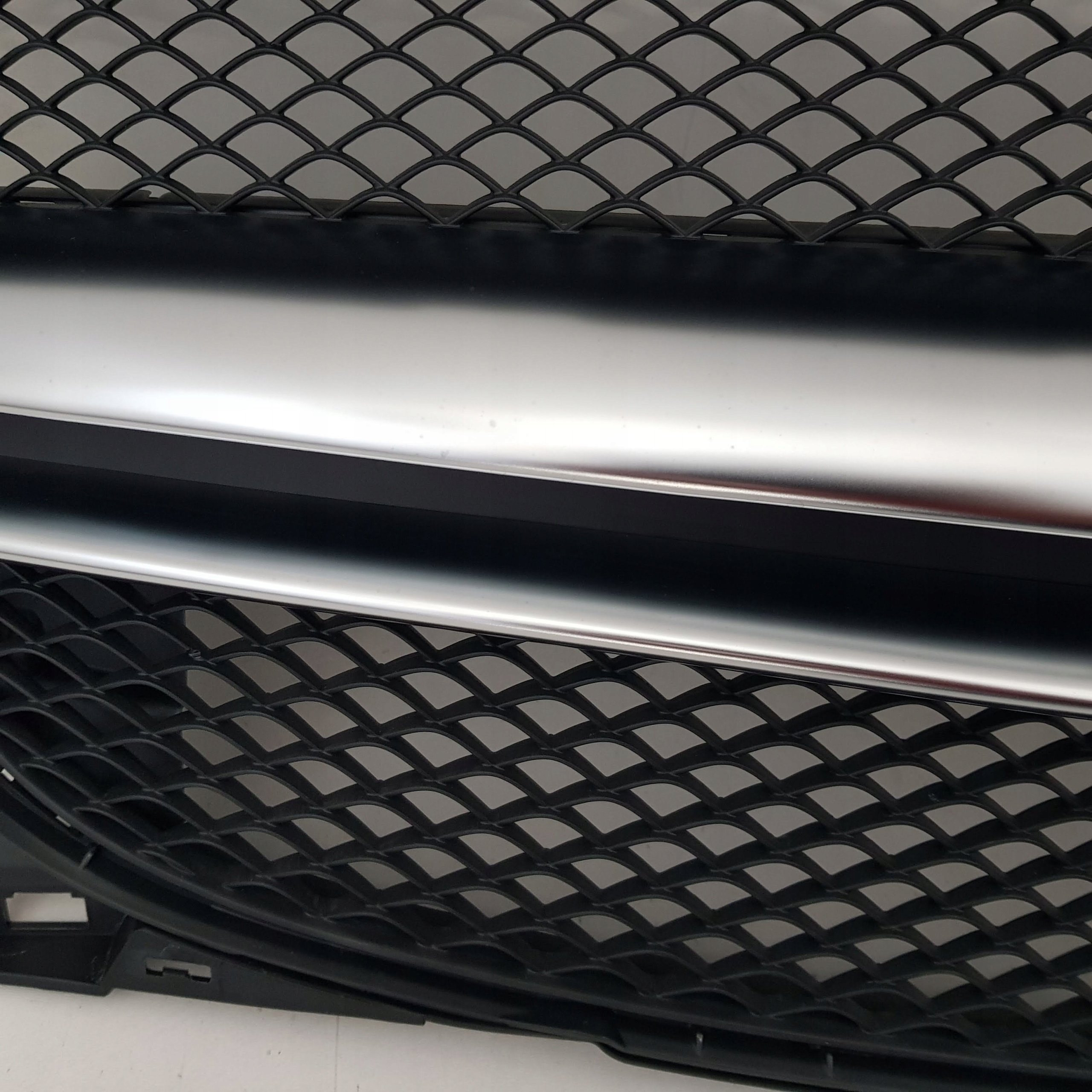 MERCEDES GLA 156 45 AMG ATRAPA GRIL NOWY ORYGINAŁ Typ samochodu Samochody osobowe