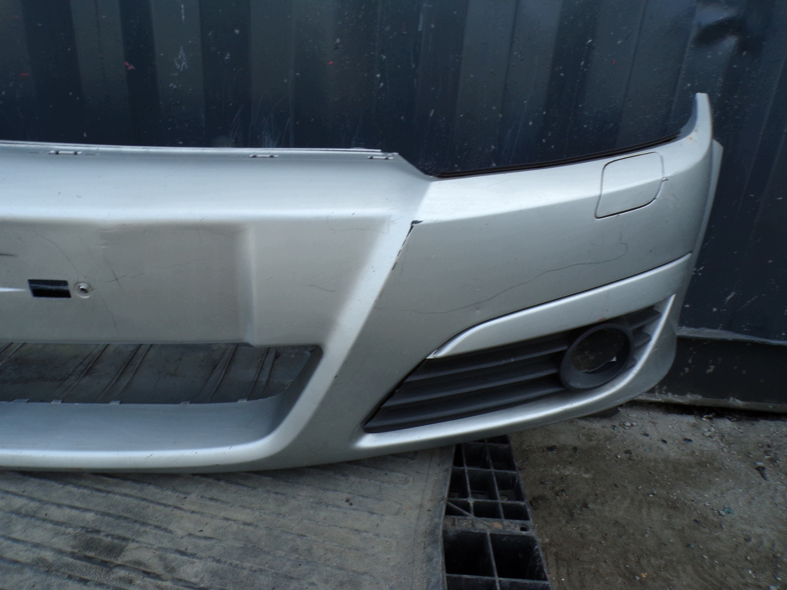 front bumper front OPEL ASTRA H washers (R1)
