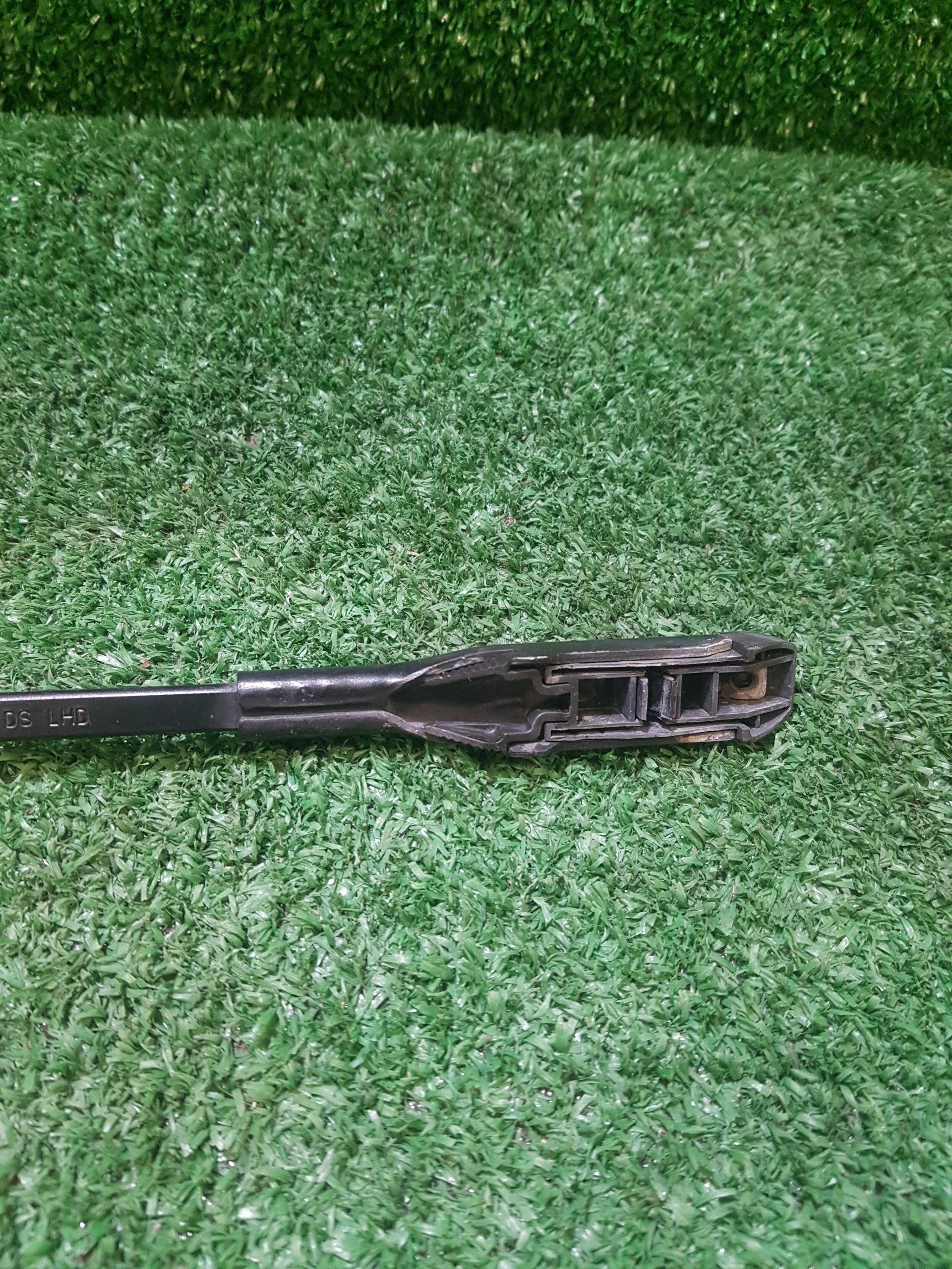 wiper arm front left LAND ROVER FREELANDER 2
