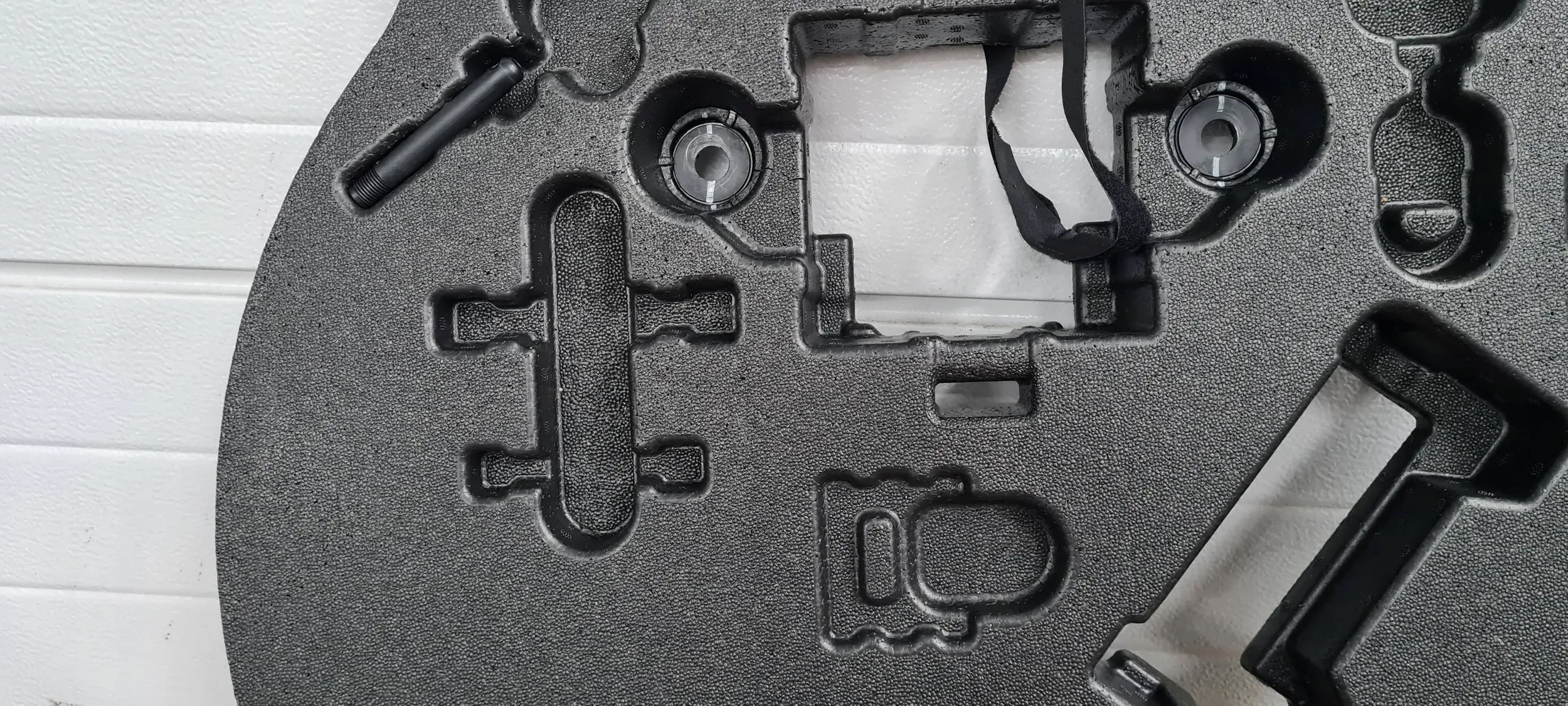 Q3 83A boot floor well polystirene PIANKA rear part 83A012109F