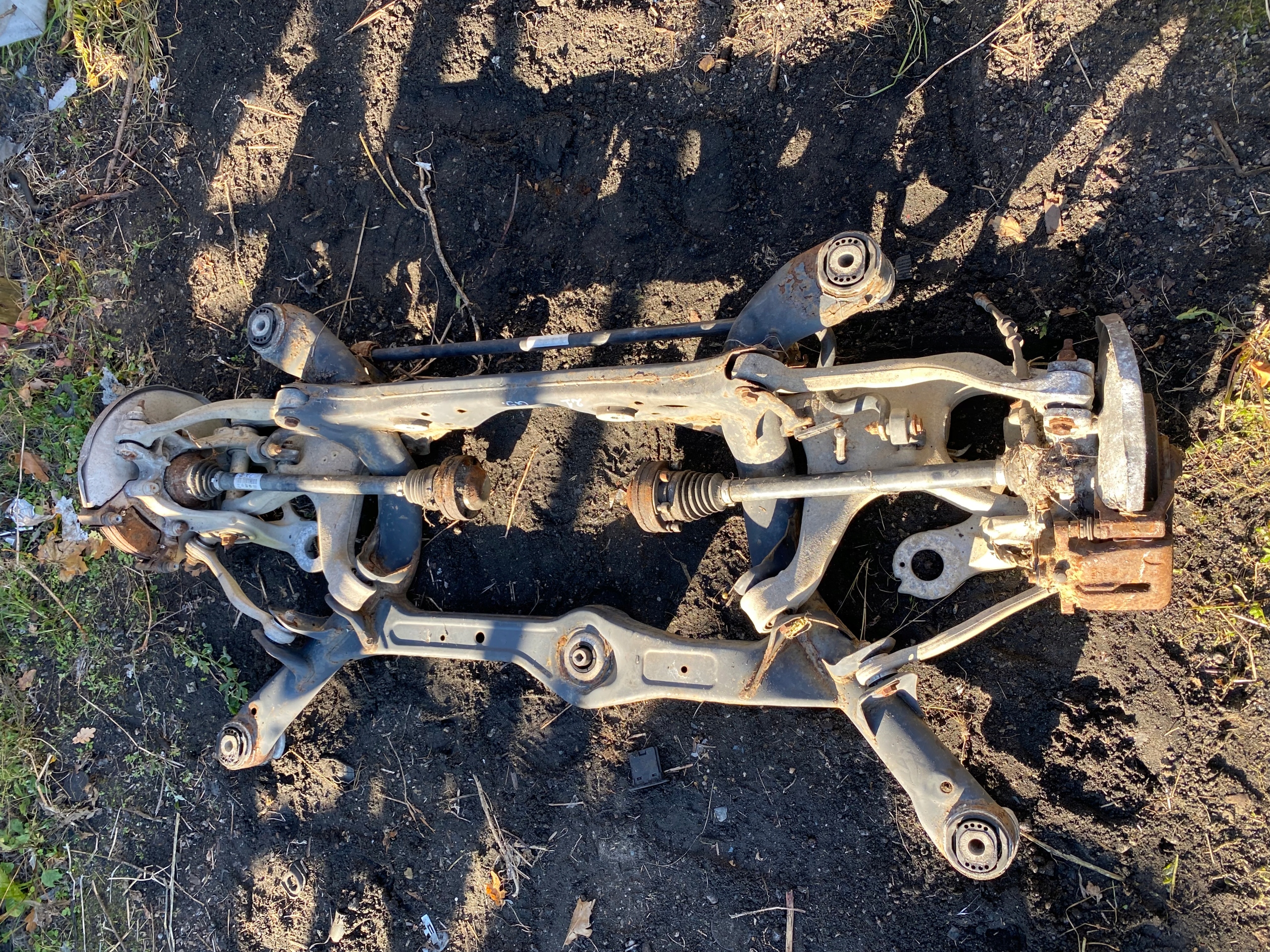 21 AUDI Q5 ZAWIESZENIE TYLNE SANKI Producent części Audi OE