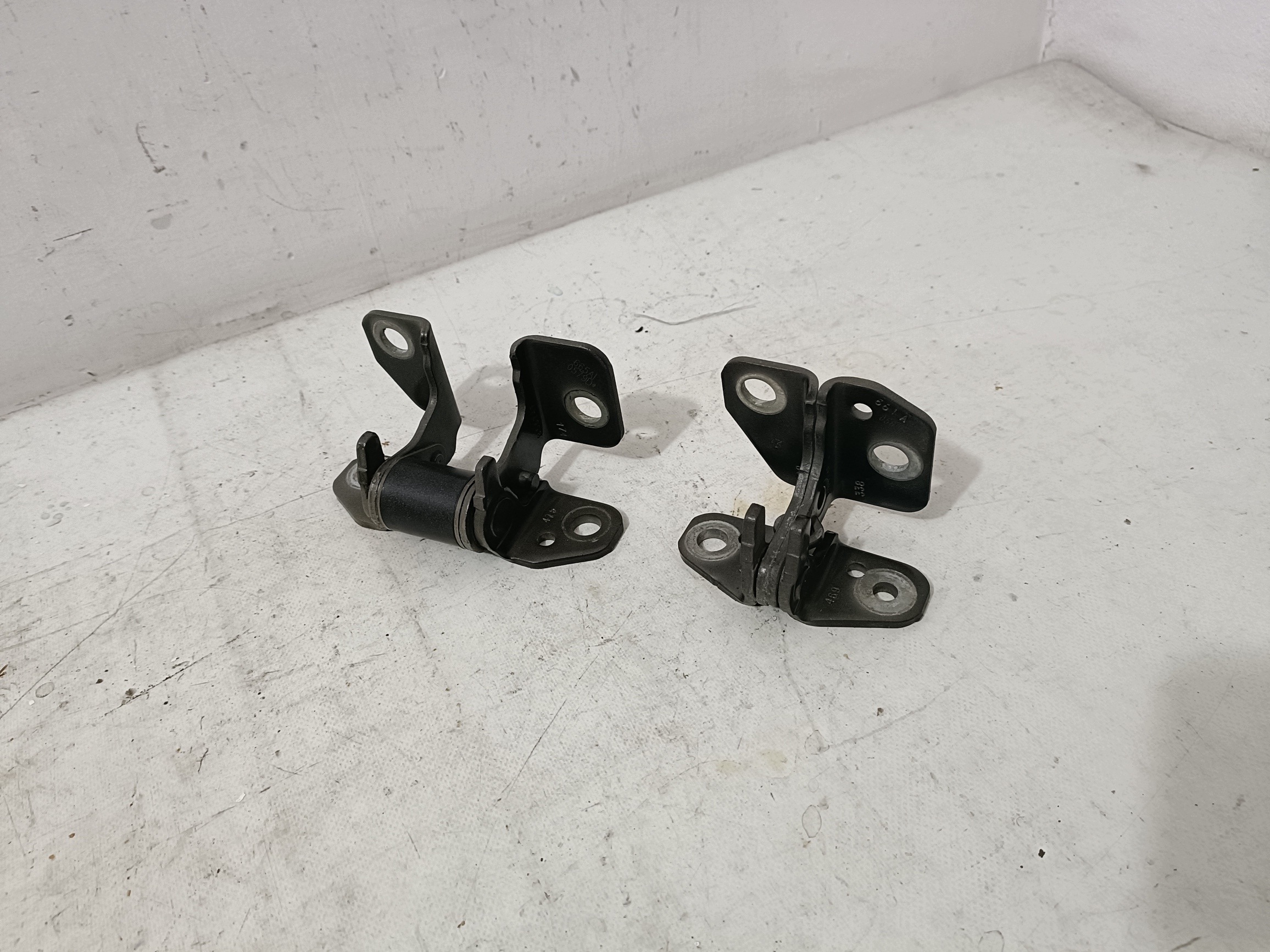 DODGE CHARGER 2019 - hinge door left rear part PX8