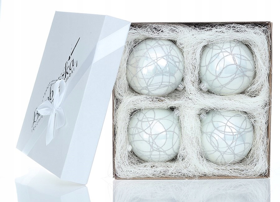 

Zestaw bombek ręcznie zdobionych 8 cm