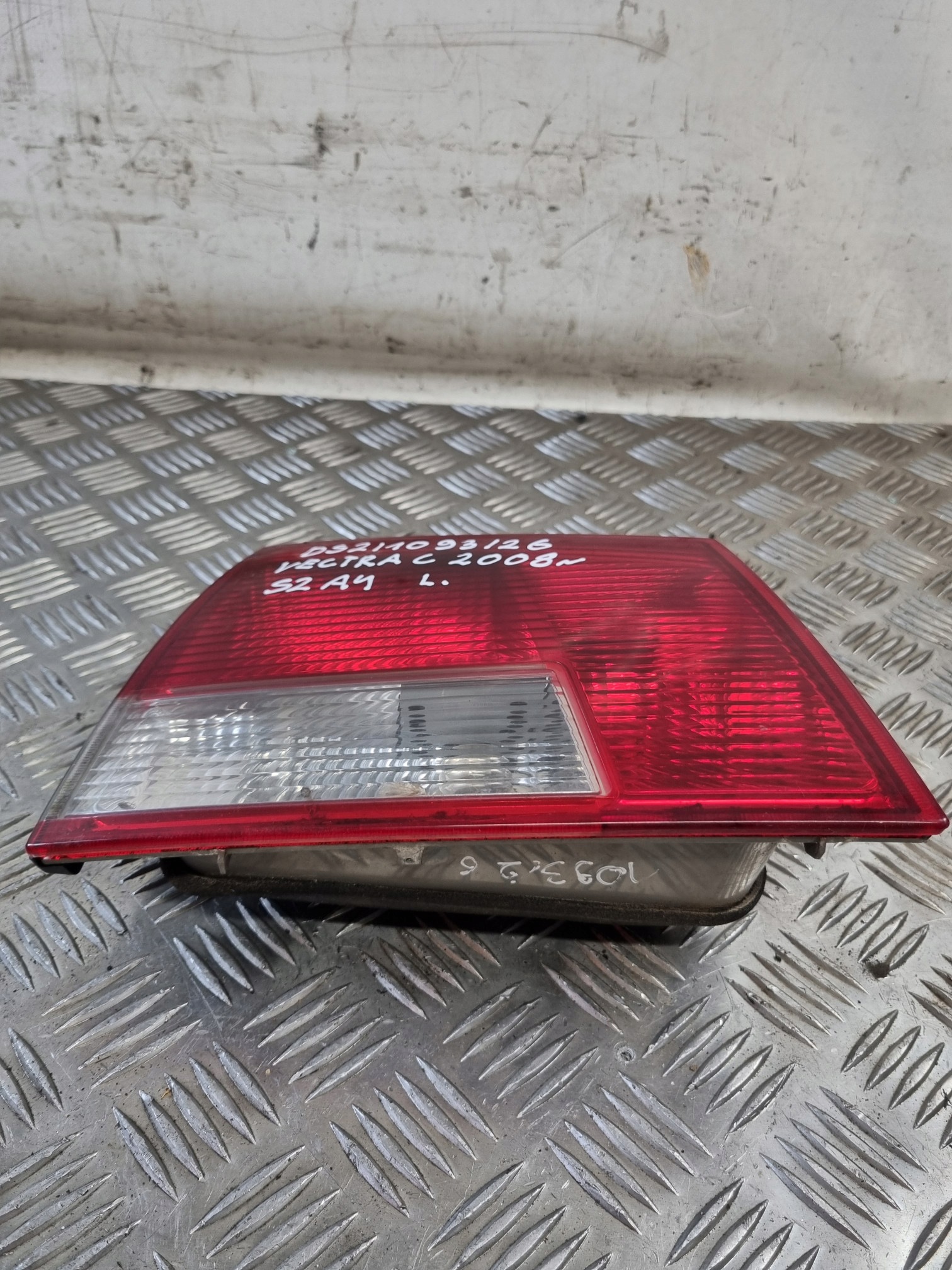 feu du capot gauche OPEL VECTRA C LIFT