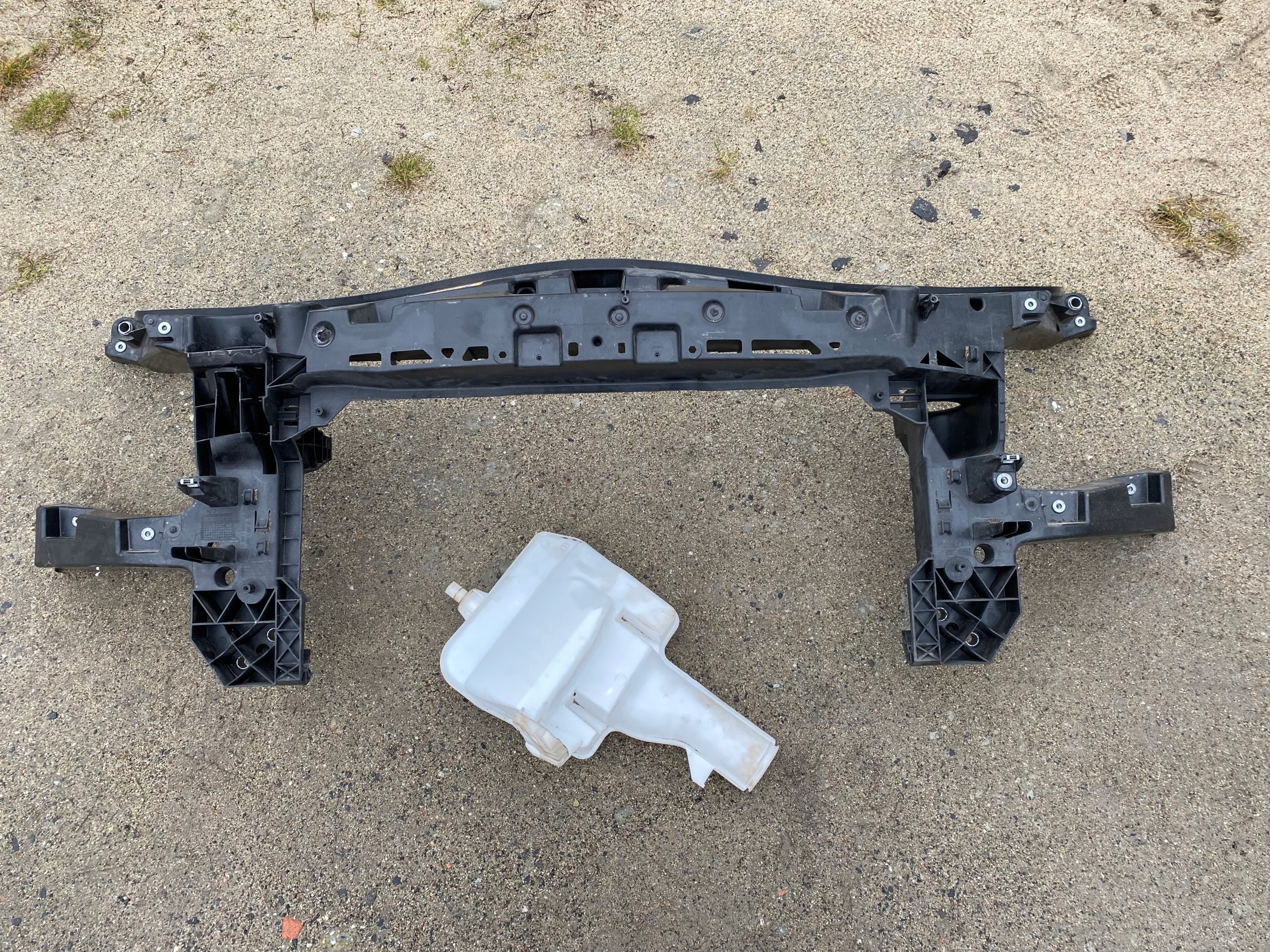 9108600400 - MERCEDES SPRINTER 907 БАЧОК 910