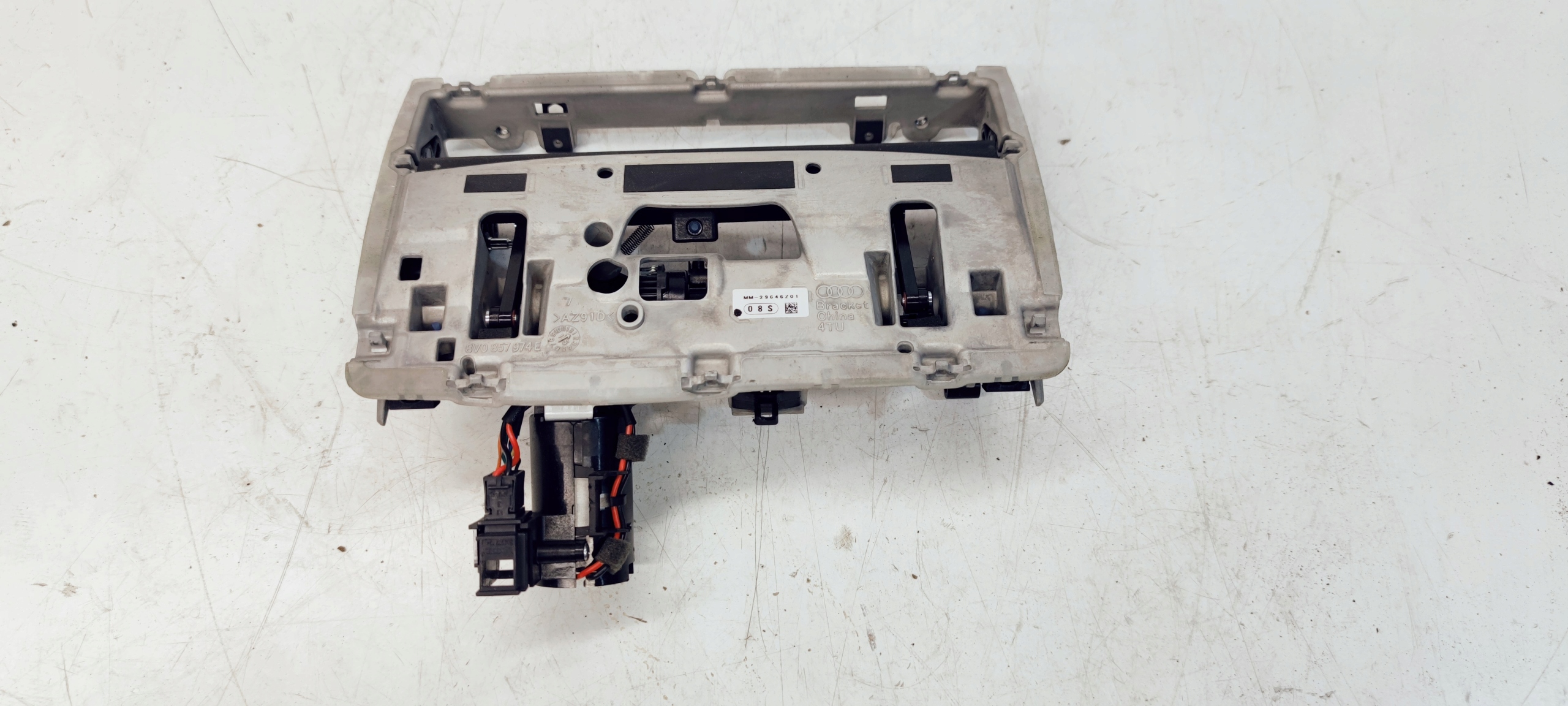 WINDA WYSWIETLACZA AUDI A3 8V 8V0857974E