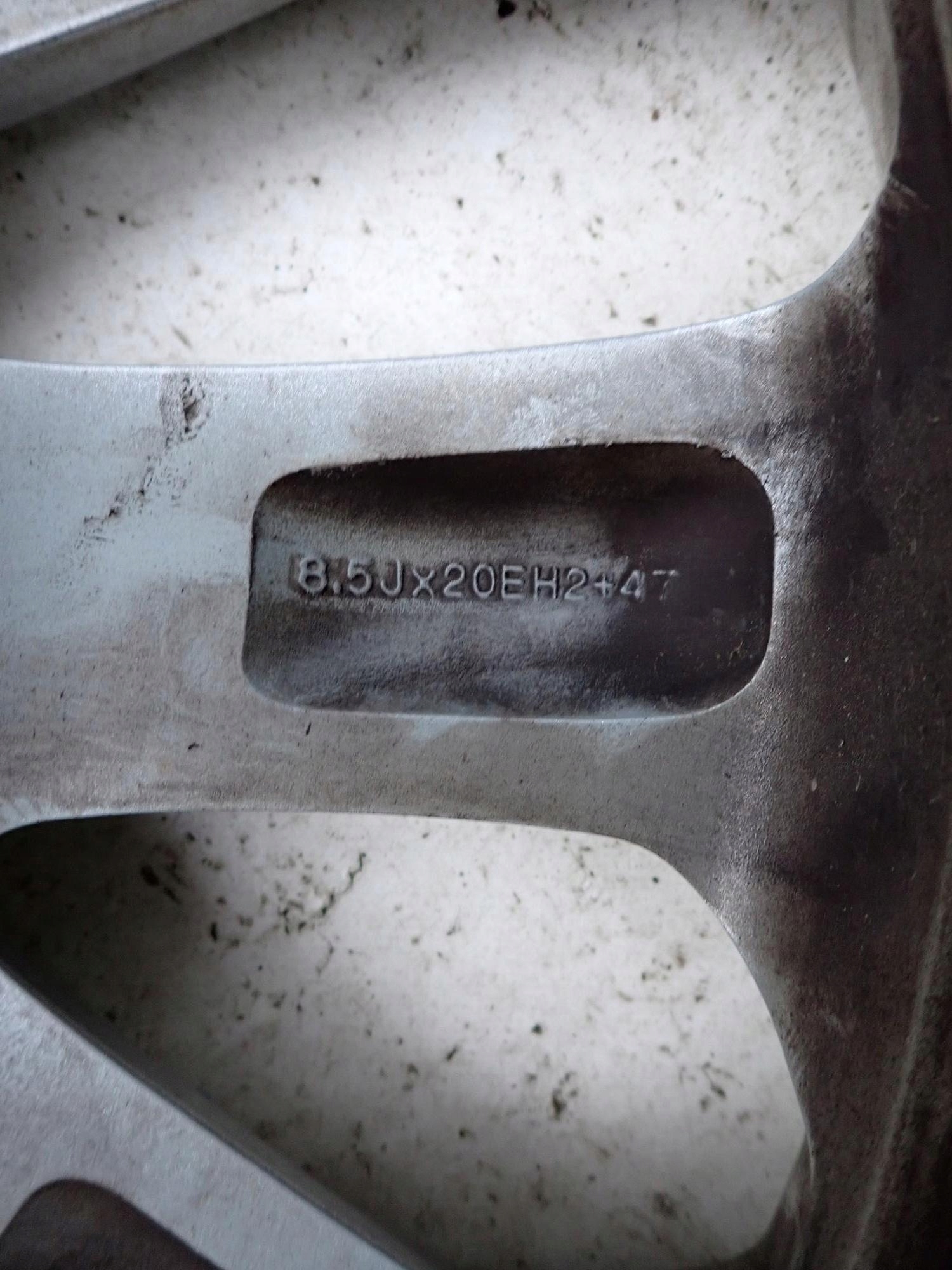 LAND ROVER CK5M-1007-EA 8,5Jx20 20" disk