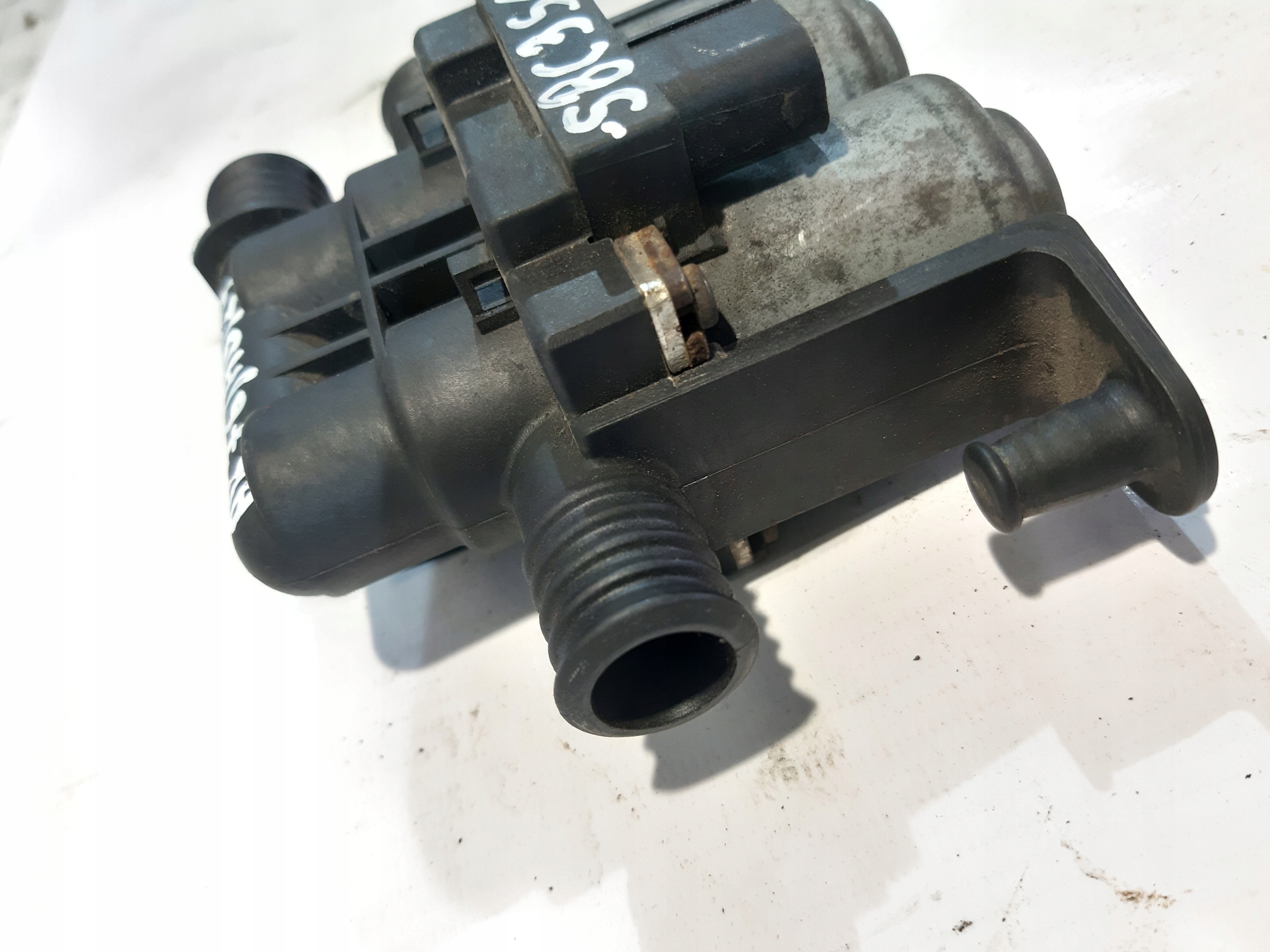 Vanne Électrovanne d’eau BMW 7 E65 1147412167