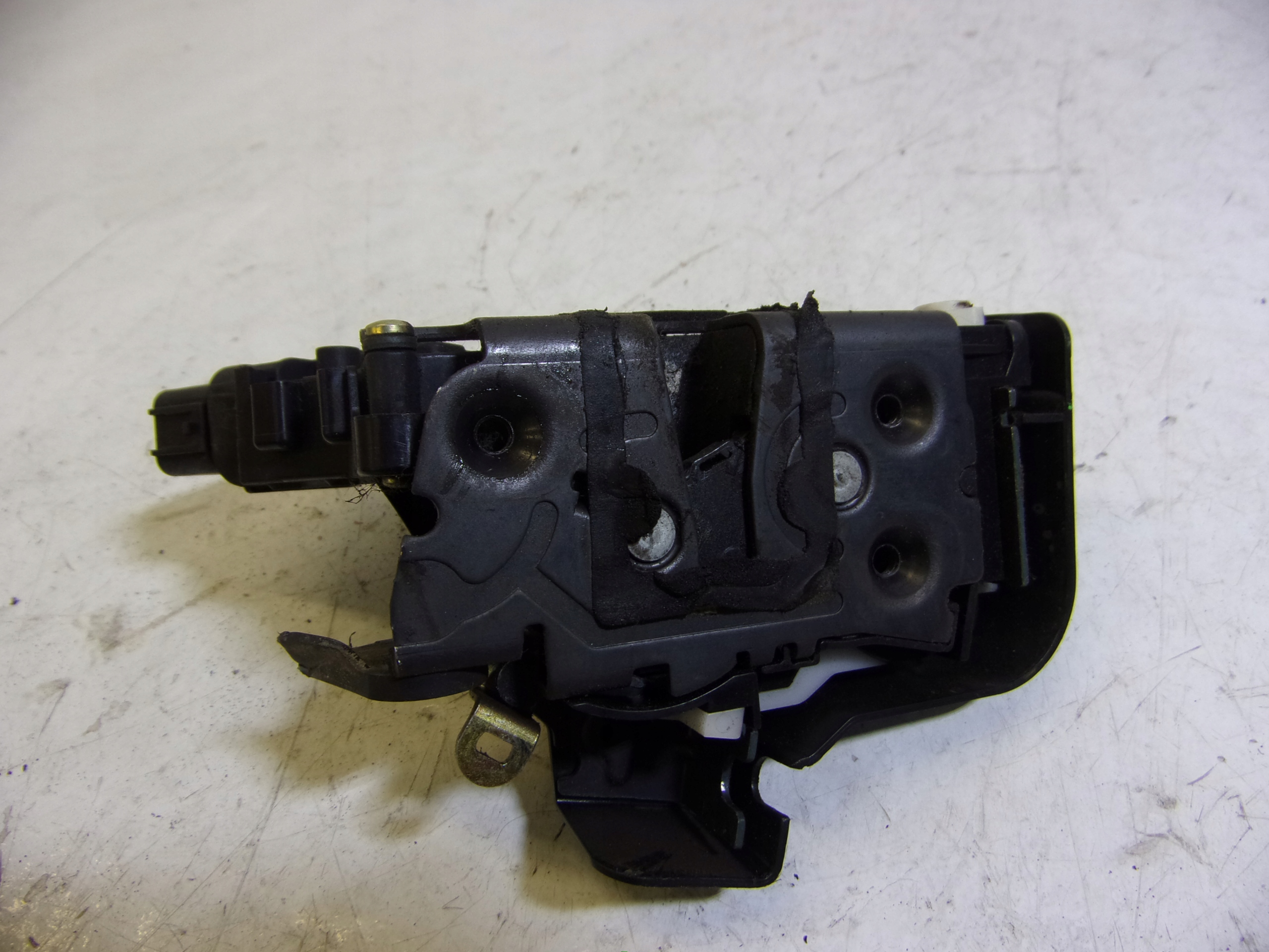 lock door CENTRALNY right rear part rear FORD C-MAX 3M5AR26412BK