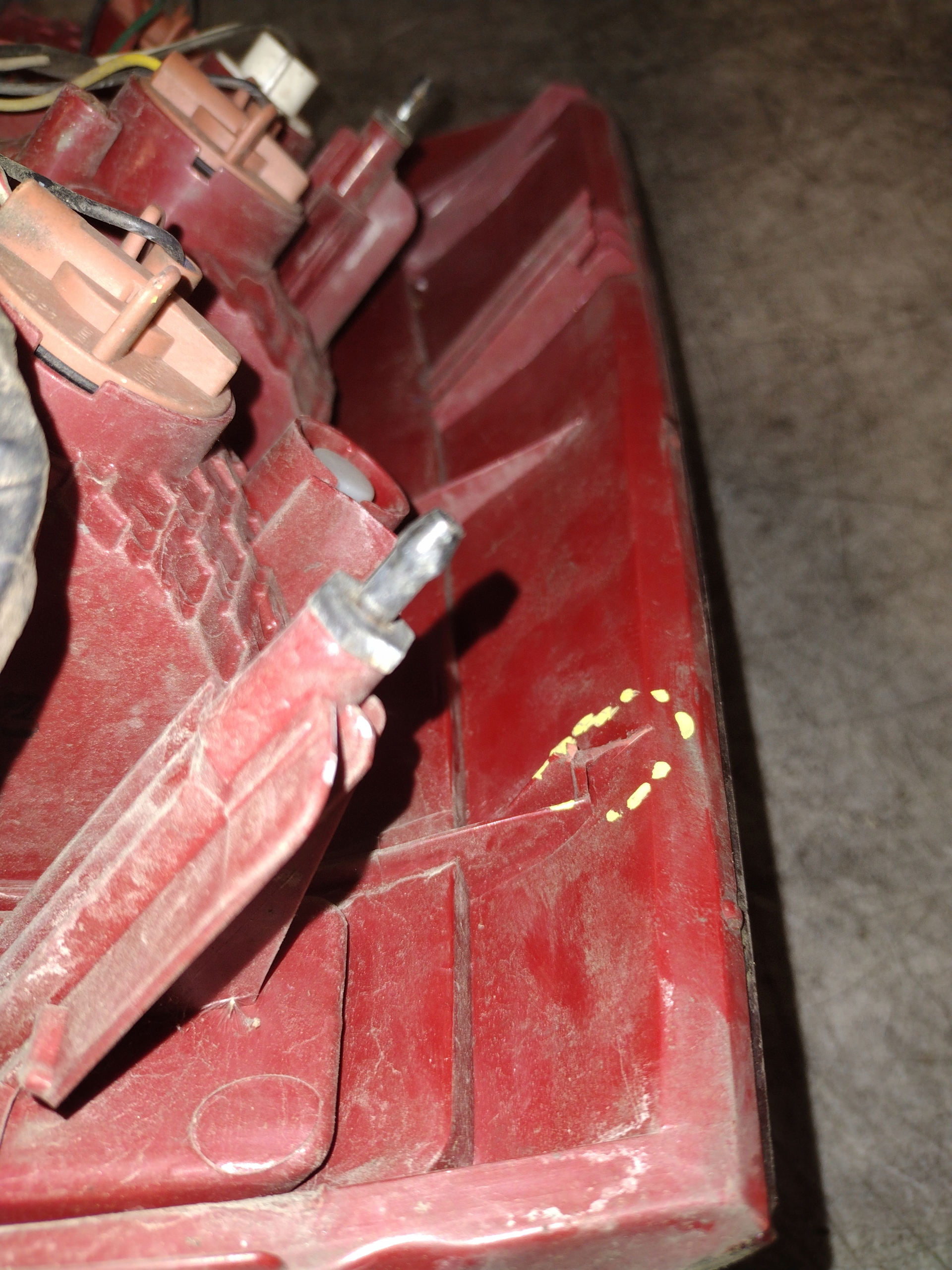 фонарь левый kia CARENS III