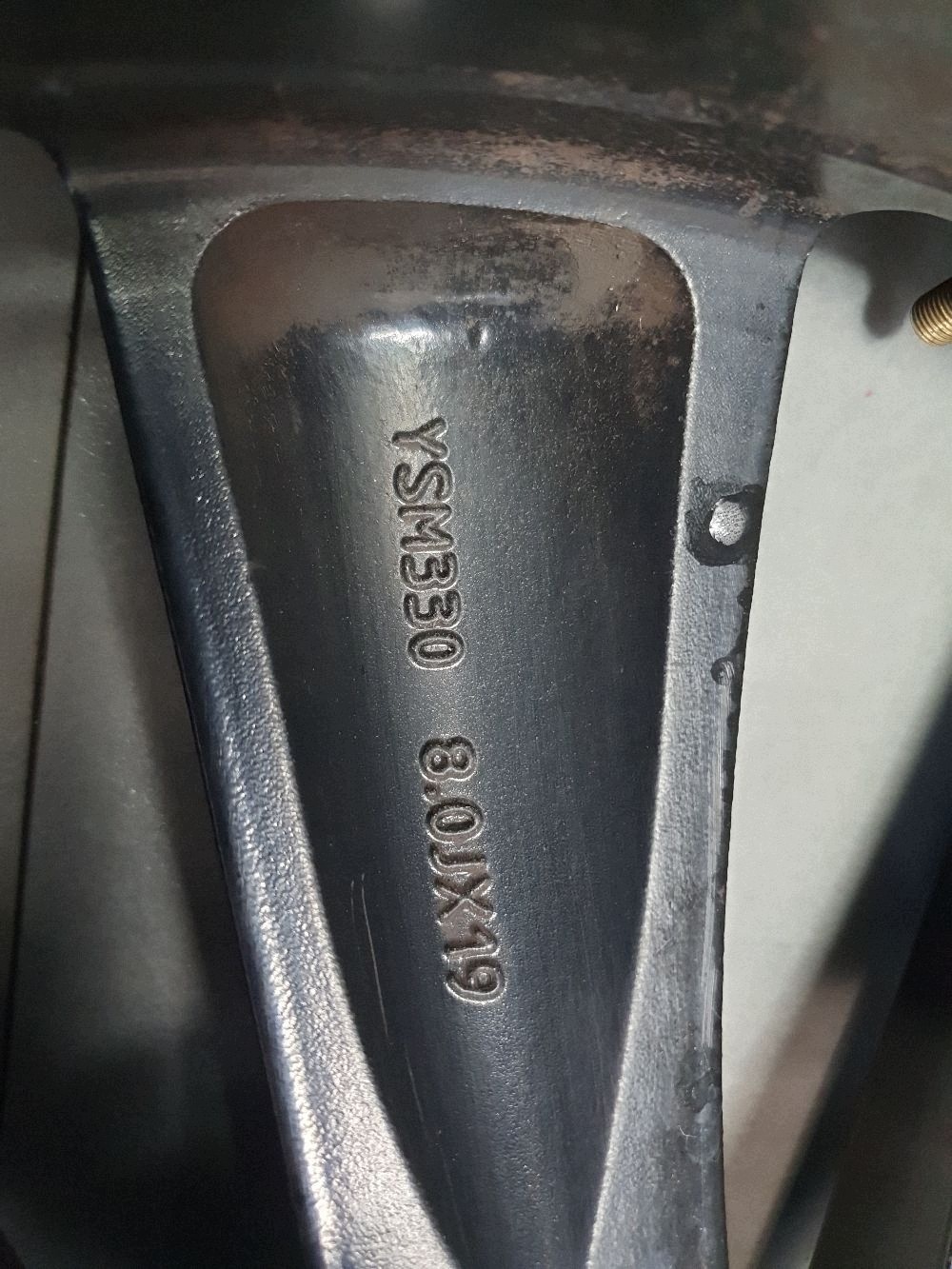 Volkswagen PASSAT CC disk 19 cierna YSM330 et45